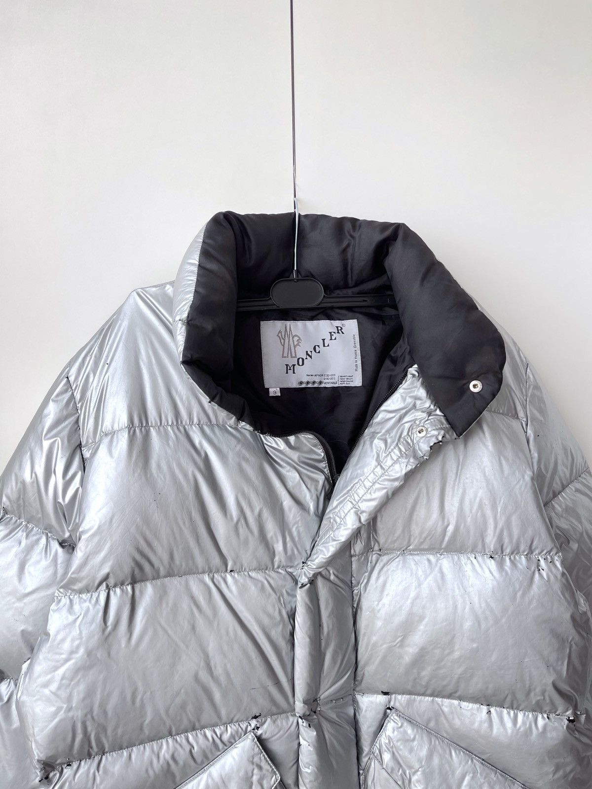 Moncler Vintage Moncler Grenoble Silver Puffer Jacket Down 90’s Size US L / EU 52-54 / 3 - 2 Thumbnail