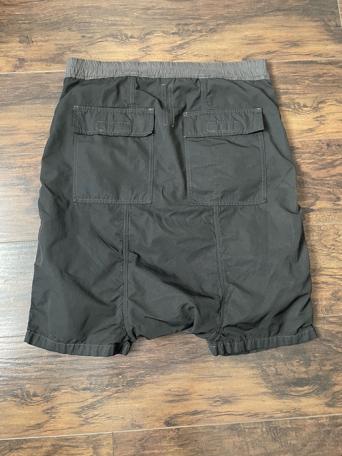Rick Owens Rick owens nylon drk dst shorts Size US 32 / EU 48 - 2 Thumbnail