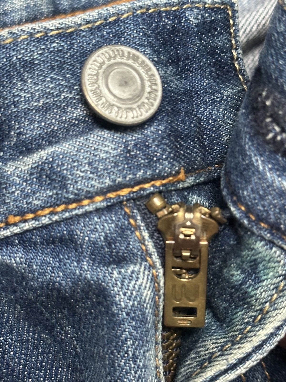 Uniqlo Uniqlo Regular Fit Denim Light fading and Wear Looks Size US 34 / EU 50 - 10 Thumbnail
