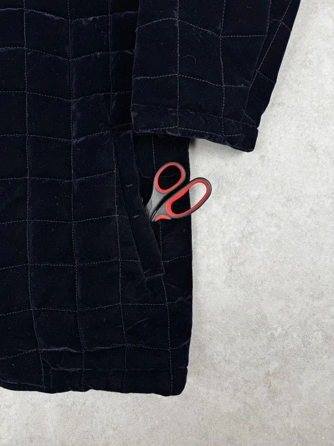 Armani Collezioni Armani Navy Quilted Velvet Contrast Collar Jacket Size US M / EU 48-50 / 2 - 10 Thumbnail