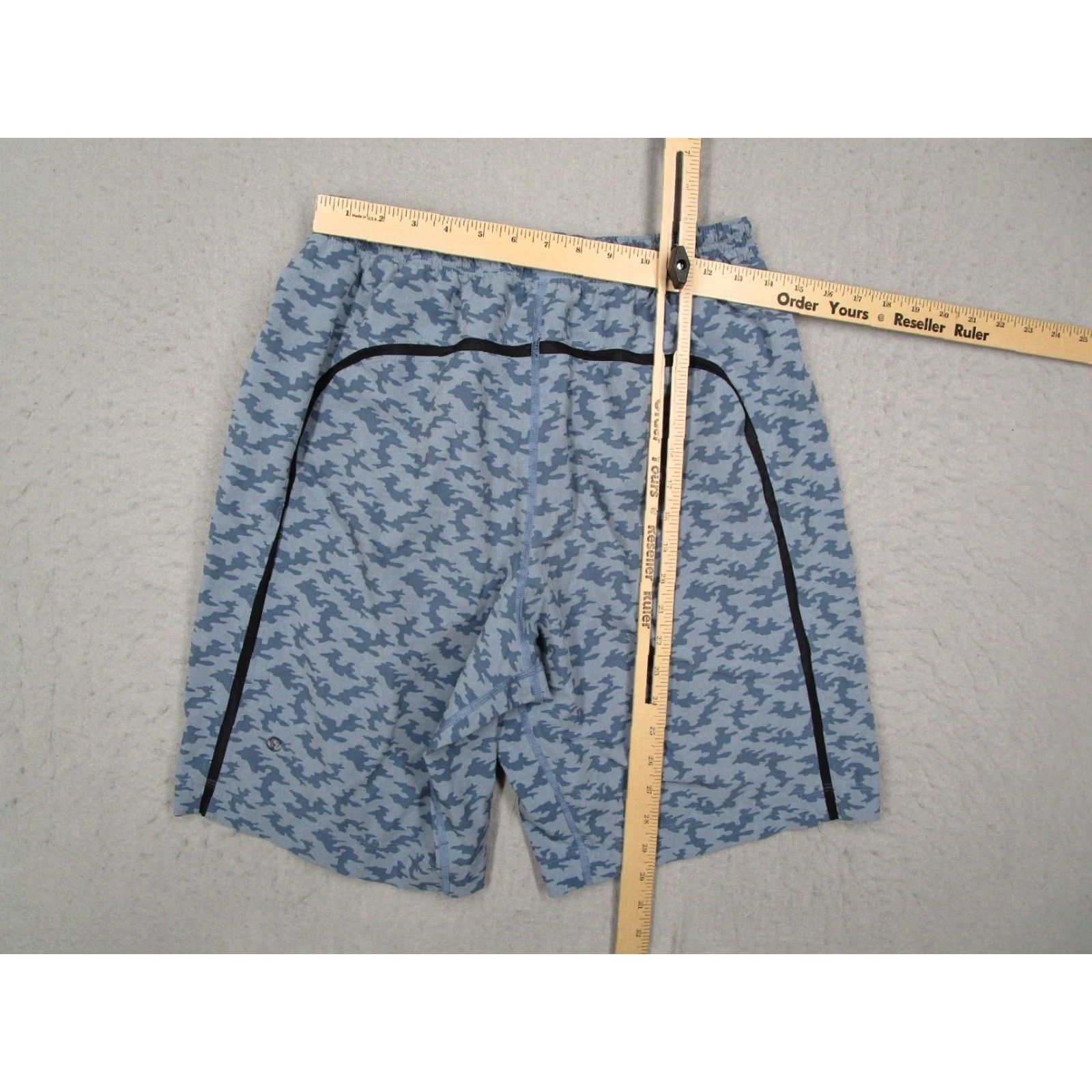 Lululemon Lululemon Shorts Mens Medium Blue Camo Linerless 10" Casual Beach Yoga Stretch Size US 31 - 5 Thumbnail