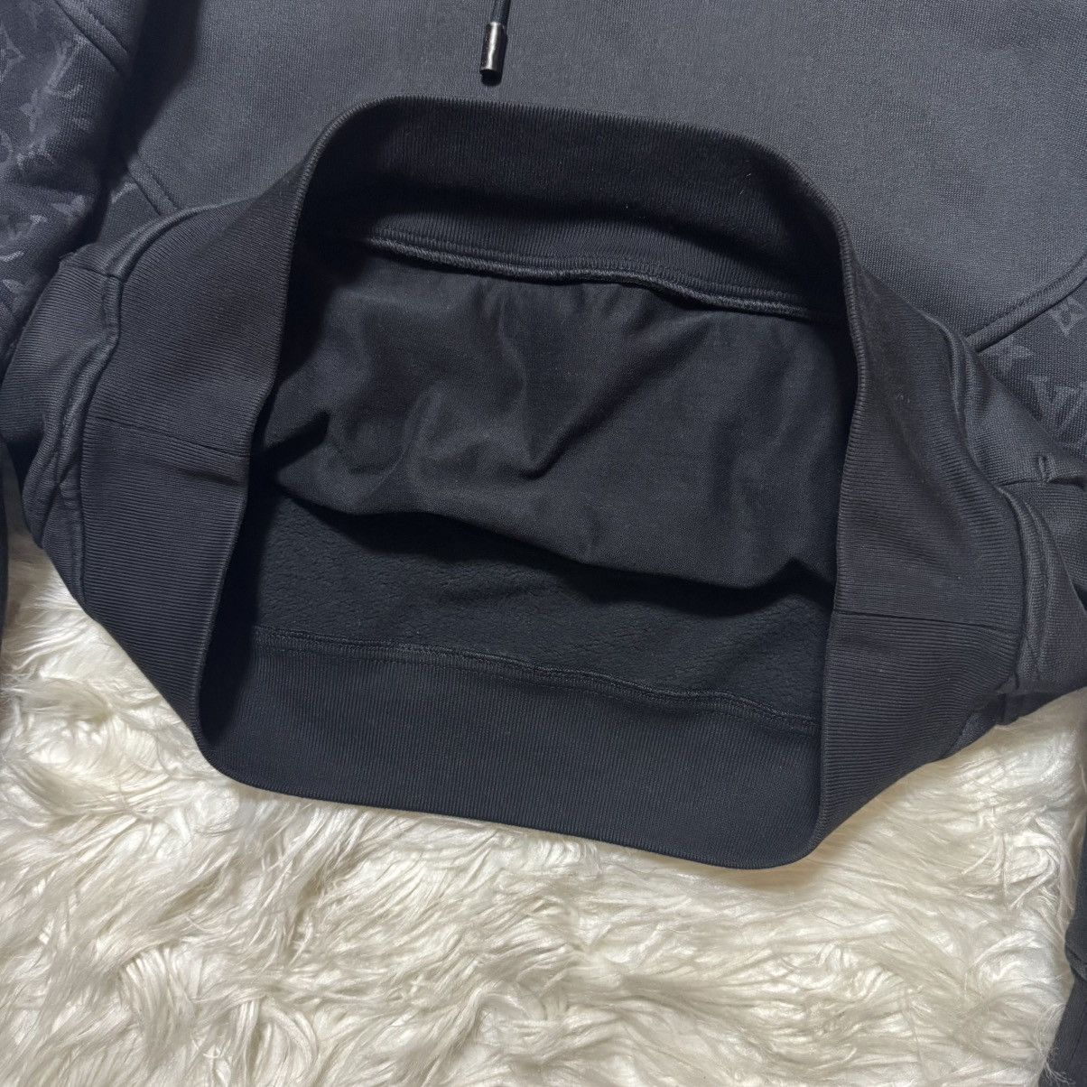 Louis Vuitton Authentic Louis Vuitton Circle Monogram Hoodie Pullover Size US S / EU 44-46 / 1 - 6 Thumbnail