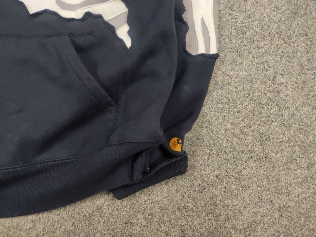 Carhartt Vintage Carhartt Skeleton Original Baggy Fit Hoodie USA Size US L / EU 52-54 / 3 - 7 Thumbnail