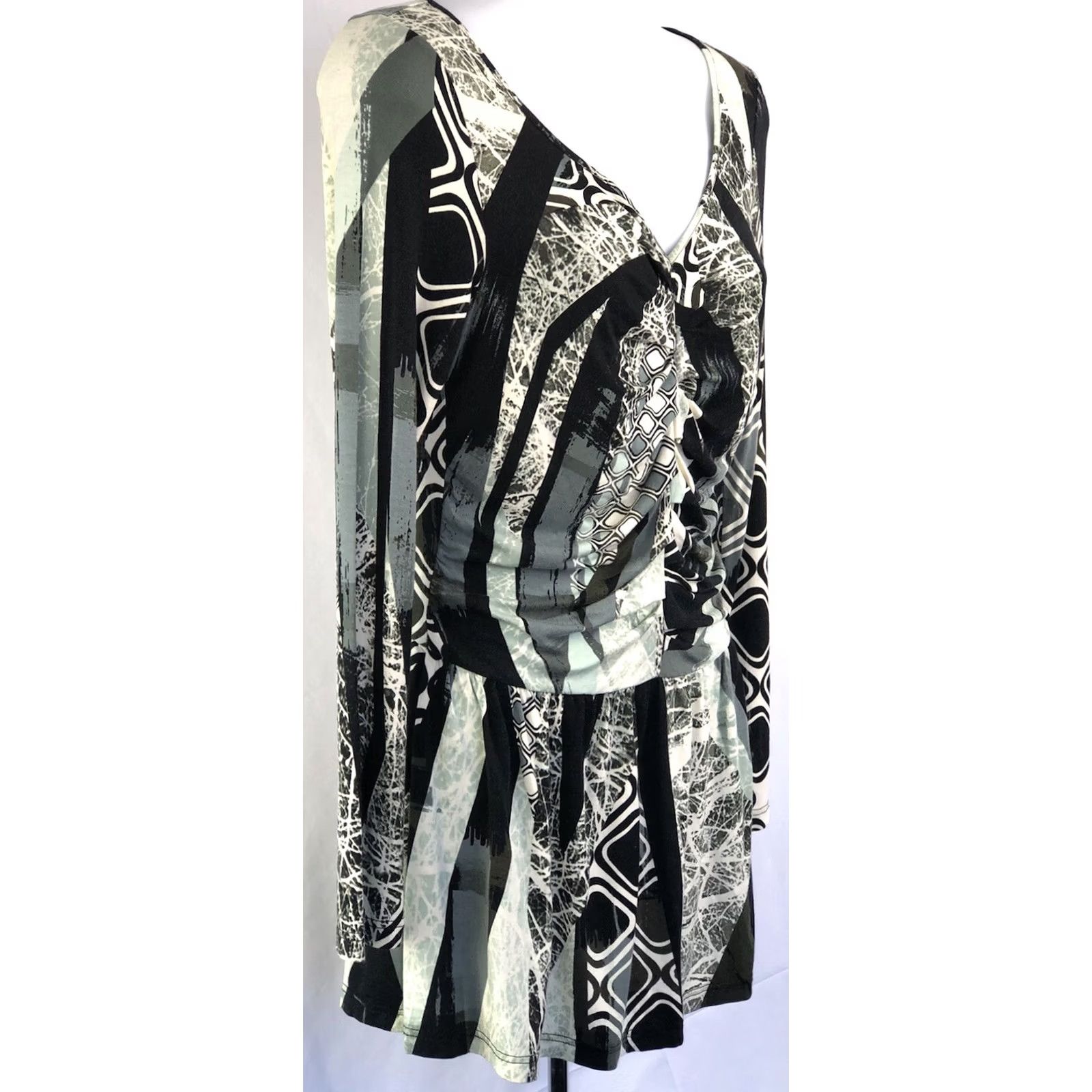 Vintage Lynn Ritchie Tunic XS Blk/Green V-Neck Long Sleeve Geometric Bohemian Goth Whimsigoth Ruched Pleated Skater Hem Shirt Blouse Size XS / US 0-2 / IT 36-38 - 3 Thumbnail