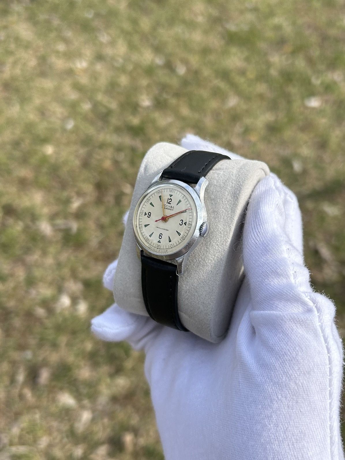 Vintage Vintage Watch Moskva USSR Soviet Mechanical Authentic 1950s Size ONE SIZE - 4 Thumbnail