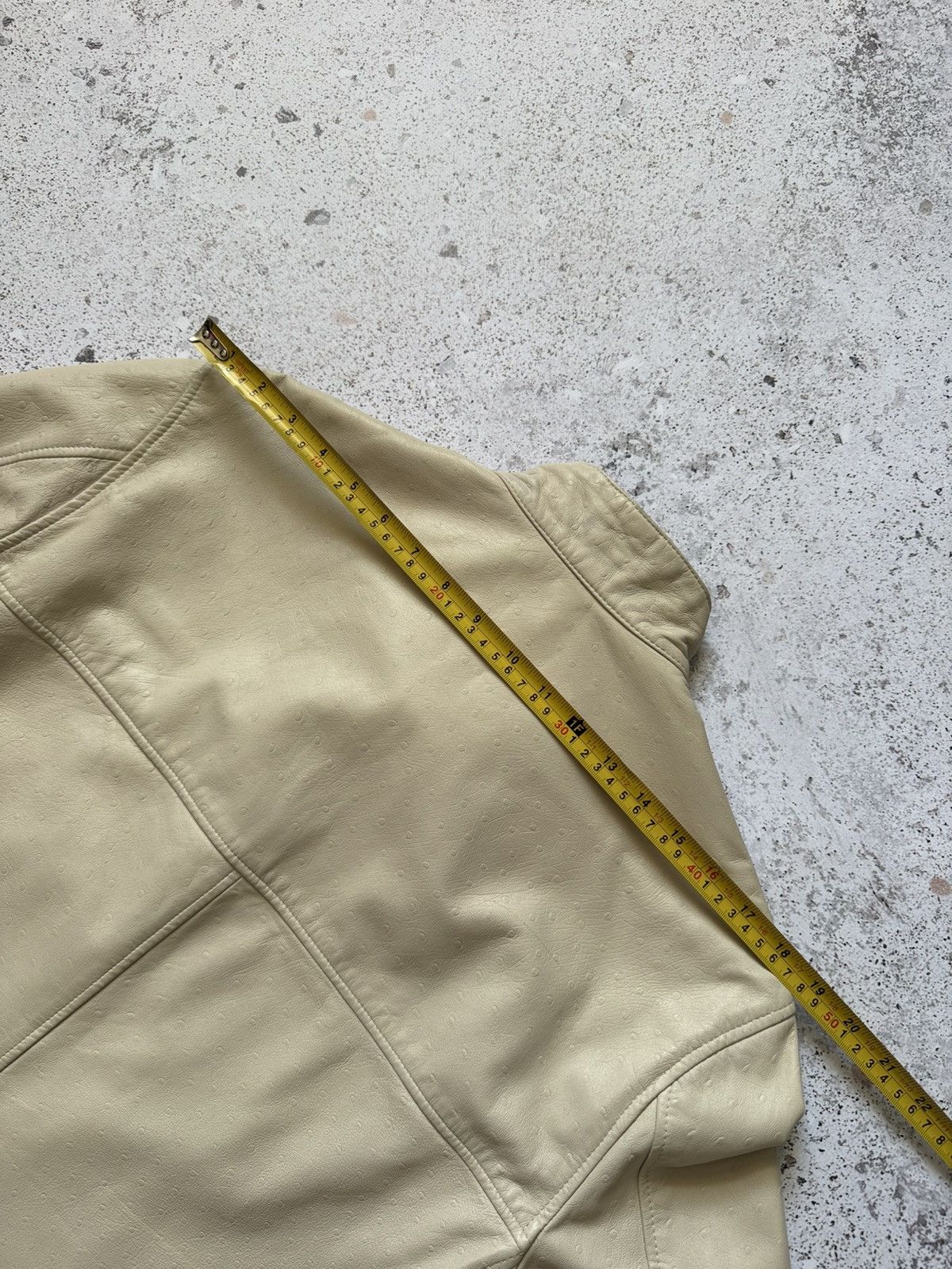Versace Vintage 90s Versace classic v2 ostrich leather jacket Size US M / EU 48-50 / 2 - 23 Thumbnail