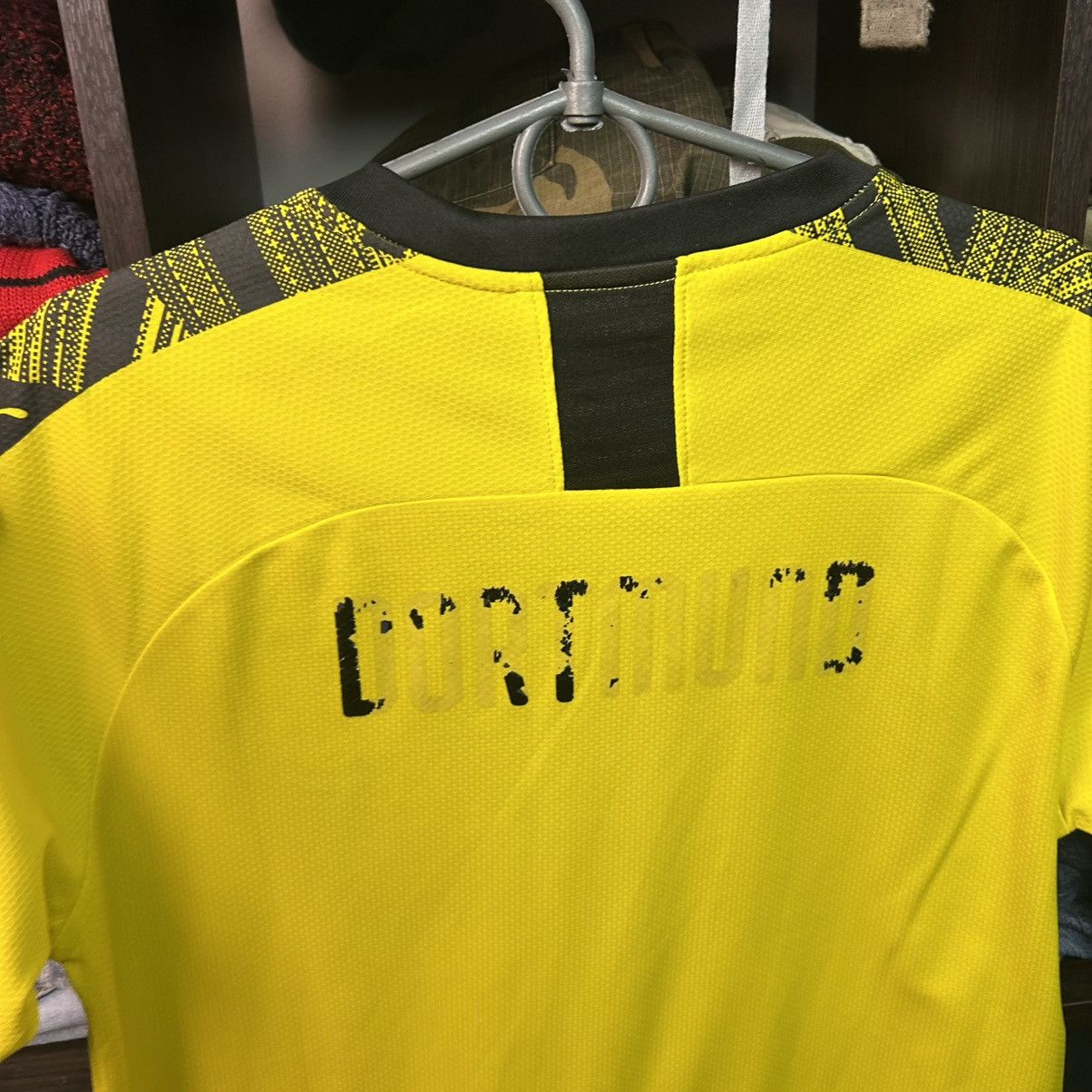 Puma Mens Puma Borussia Dortmund Home 2017 Soccer jersey size L Size US L / EU 52-54 / 3 - 10 Thumbnail