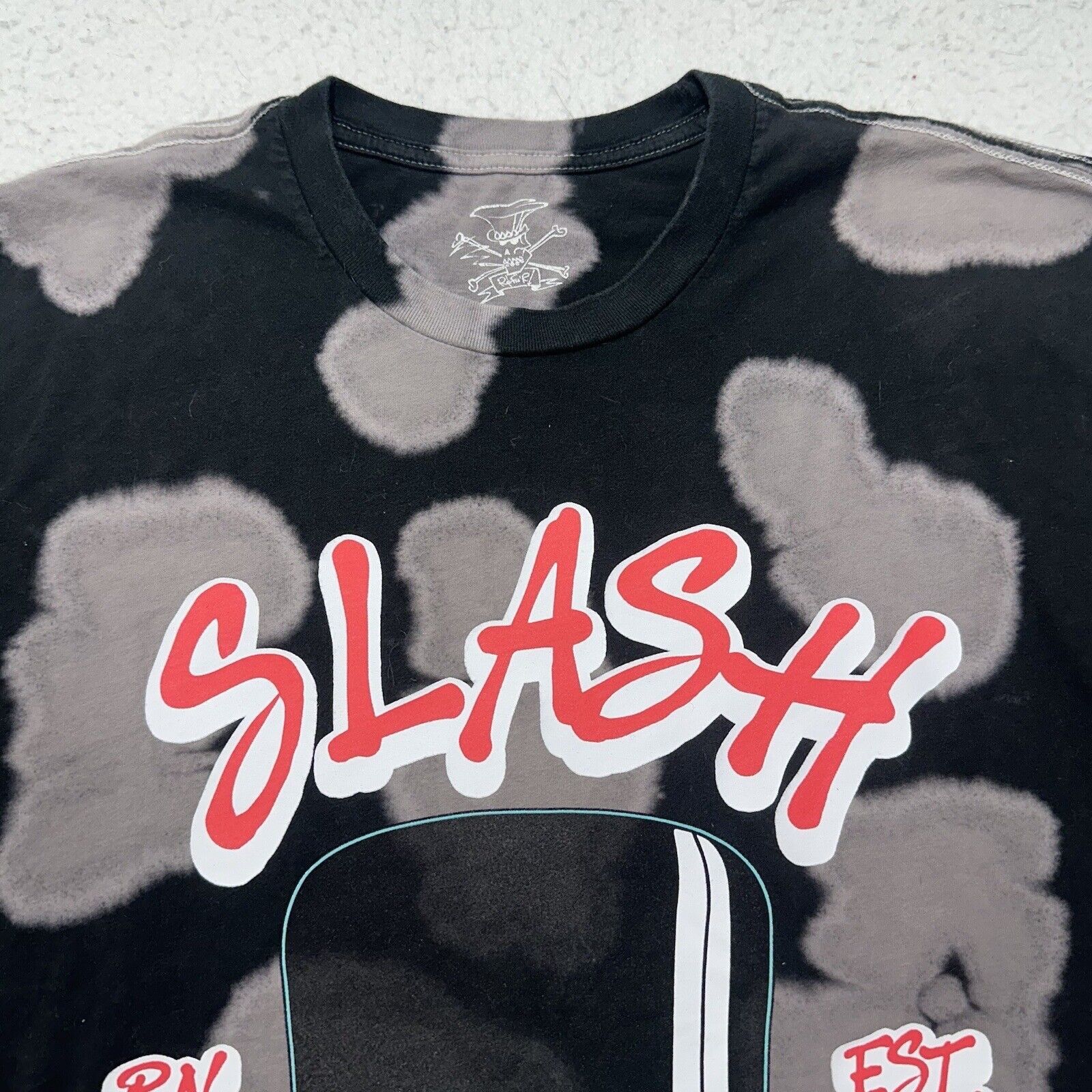 Other Slash Guitarist XS Guns n Roses Graphic T Shirt Skull Hat Size US XS / EU 42 / 0 - 4 Thumbnail