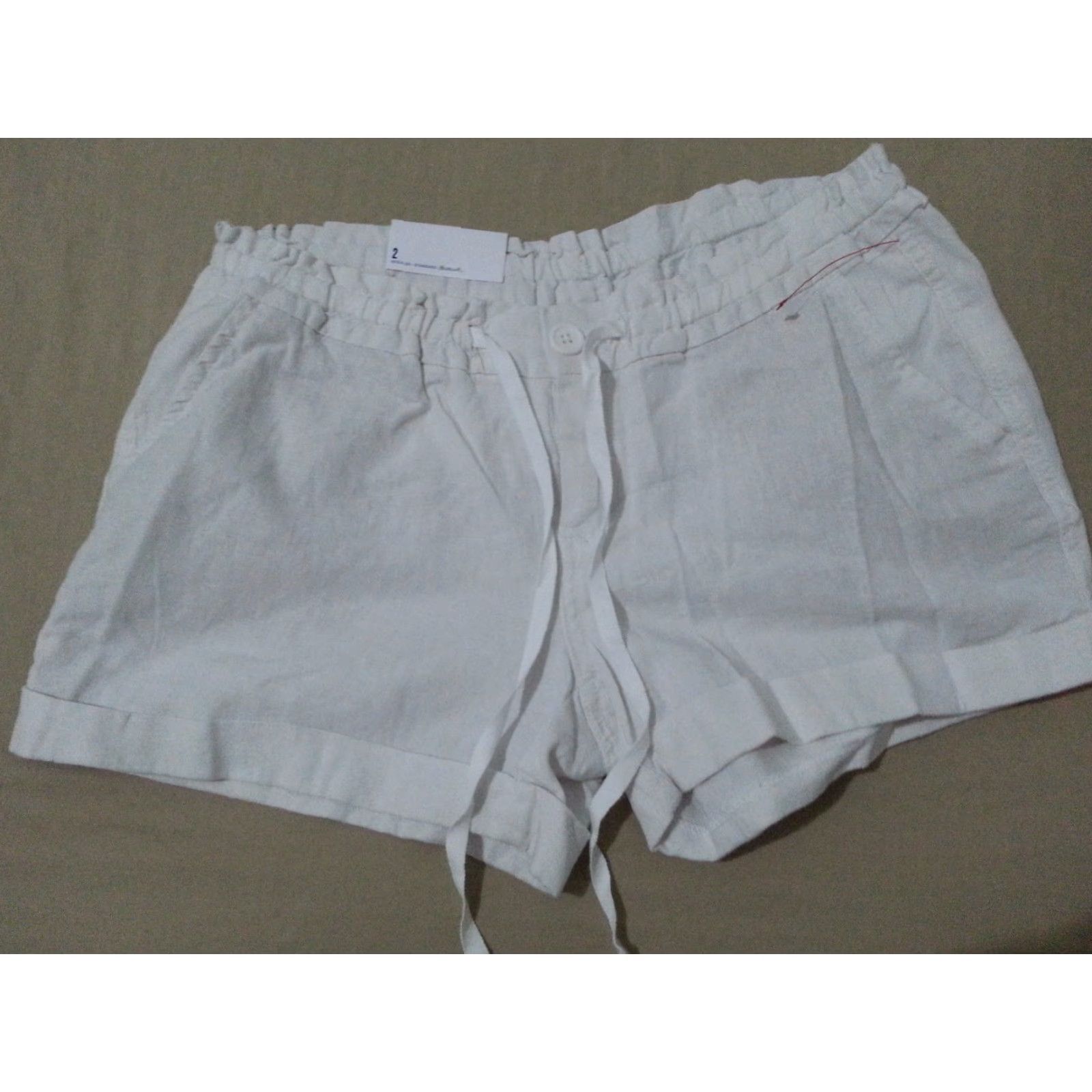 Old Navy Womens Old Navy Khaki Shorts 2 Cotton Chino White 2 Regular Jeans? Size 26" / US 2 / IT 38 - 2 Thumbnail