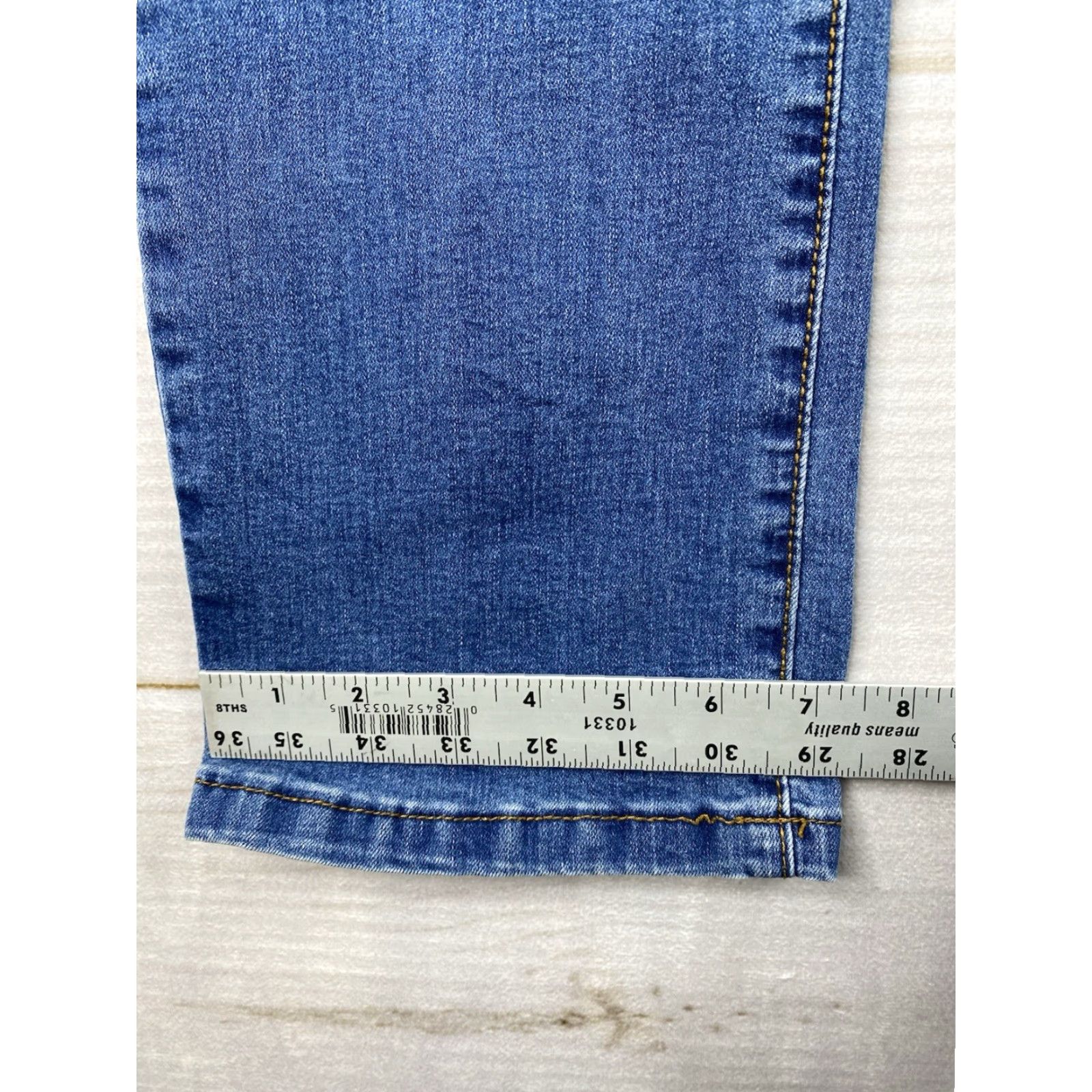 Carbon Carbon Jeans Mens 36x32 Denim Straight Jeans Blue 5-Pocket Design Relaxed Fit Modern Classic American Style Mens Size US 36 / EU 52 - 7 Thumbnail