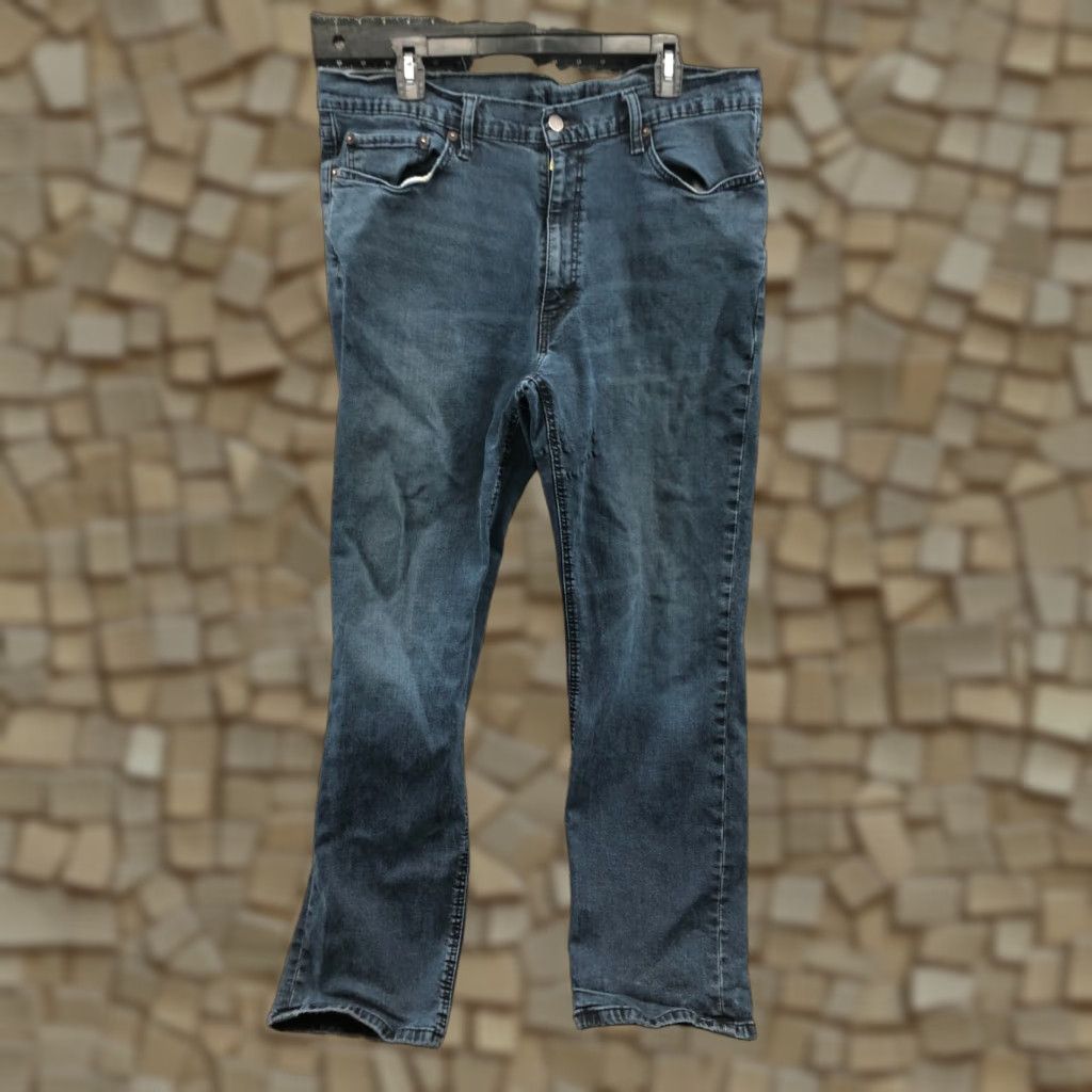 Levi's Levi's 540 Straight Jeans Mens 39x32 Mid Rise Medium Blue Denim Regular Waist 5-Pocket Style Jeans Size US 39 - 1 Thumbnail