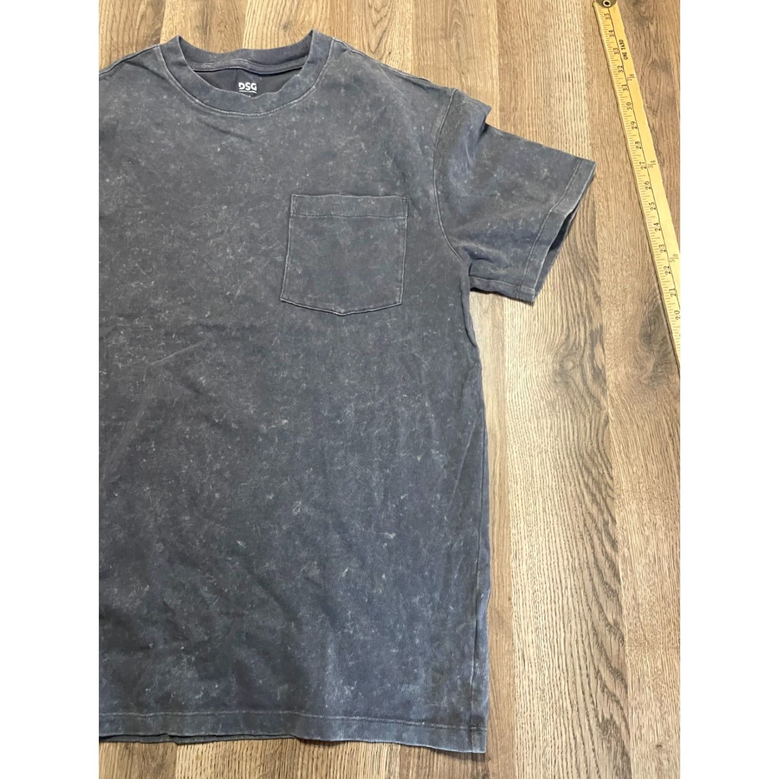 Vintage VINTAGE D&G Shirt Men Medium Grey Short Sleeve Round Neck Pocket Size US M / EU 48-50 / 2 - 4 Thumbnail