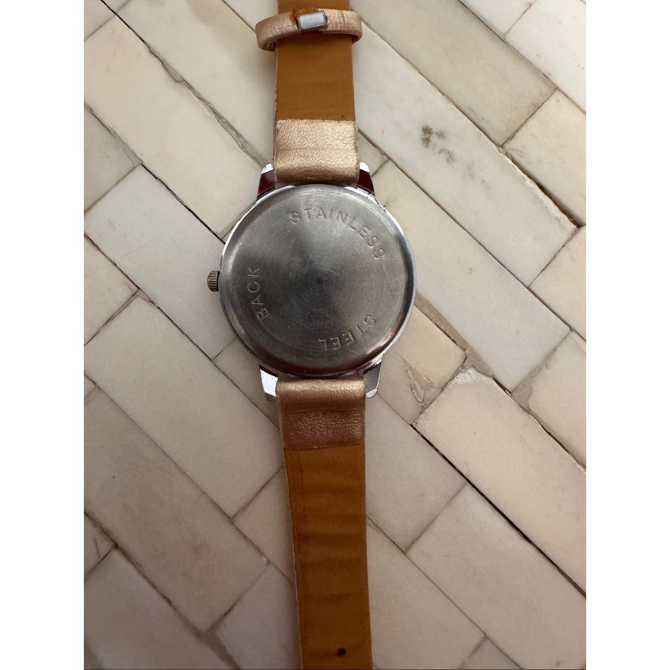 Other Gold Pineapple Watch – Cute Fashion Accessory, Stainless Steel Back, Adjustable Strap Size ONE SIZE - 3 Thumbnail