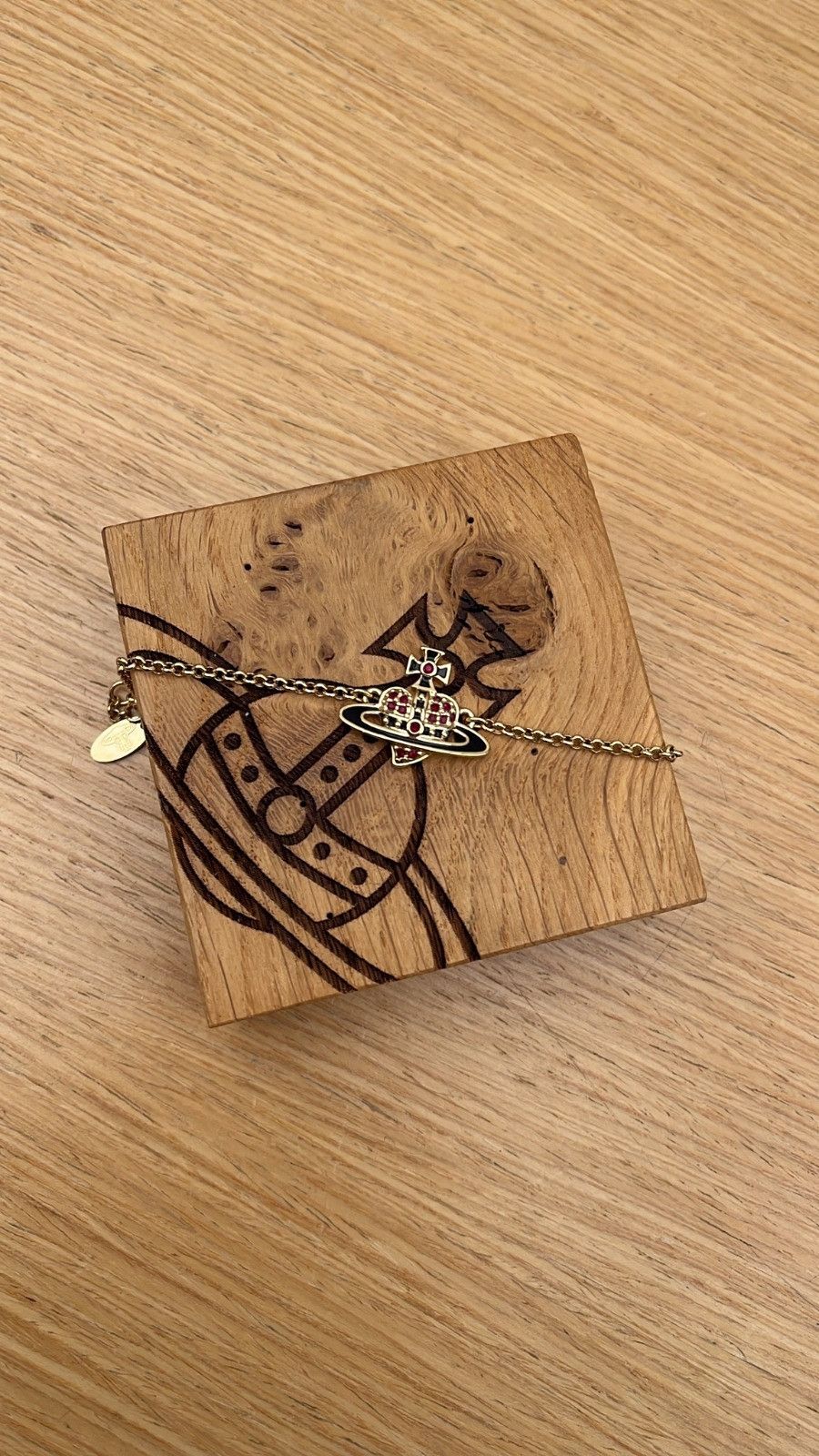 Vivienne Westwood o1f1d3z1025 Size: OS / Reverse Heart Bracelet Gold/Black Size ONE SIZE - 1 Preview