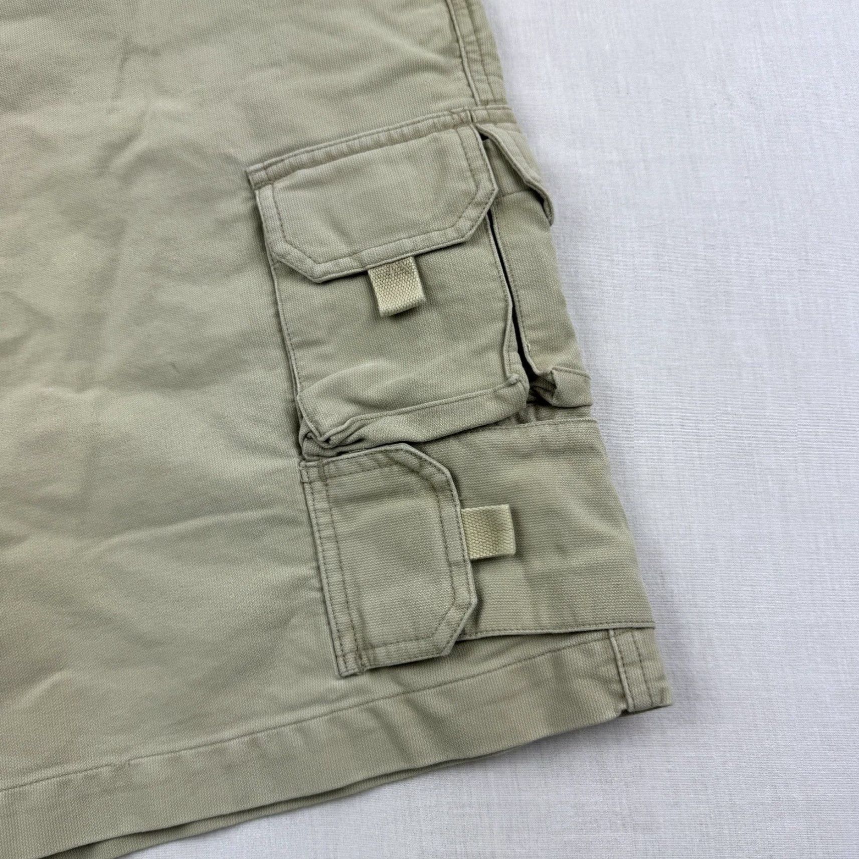 American Eagle Outfitters VINTAGE American Eagle Cargo Shorts Adult 31 Khaki Grunge Y2K Phone Pocket Relax Mens Size US 31 - 2 Thumbnail