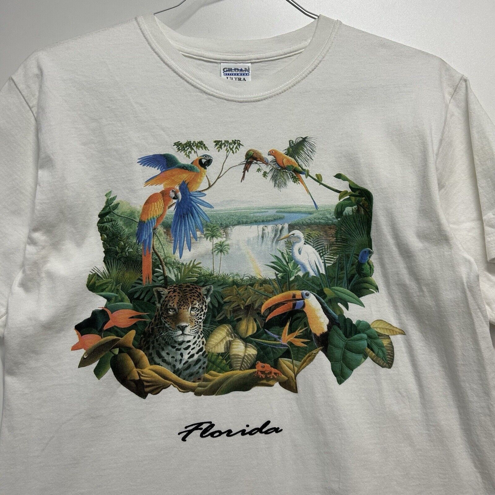 Gildan Vintage Y2K Rainforest Wildlife Animal Art T Shirt Medium Size US M / EU 48-50 / 2 - 2 Thumbnail