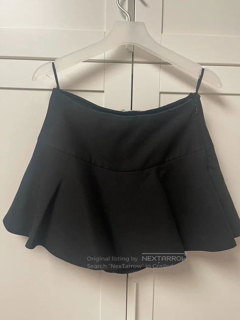 Valentino Valentino Black skirt Size S / US 4 / IT 40 - 1 Thumbnail