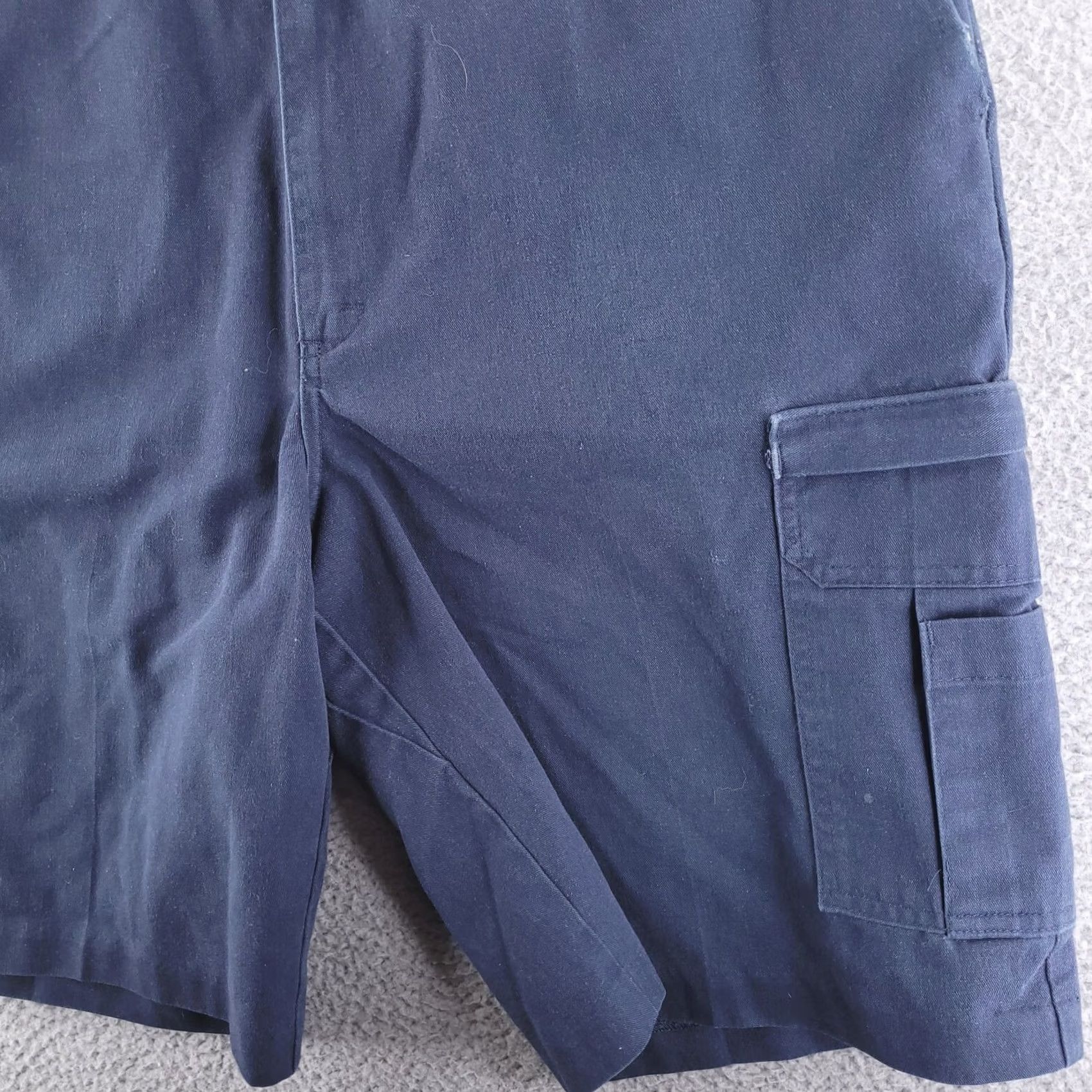 Dickies Dickies Shorts Mens 38 Blue Cargo Workwear Rugged Durable/Good condition overall/Cargo Style Mens 38 Blue Dickies Workwear Shorts Size US 38 / EU 54 - 3 Thumbnail