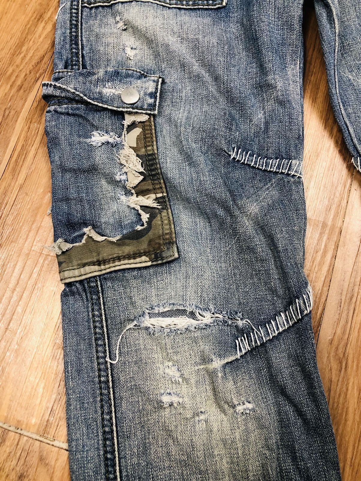 Twenty TWENTY WORKS Distressed Camo Jeans (38) Size US 31 - 5 Thumbnail