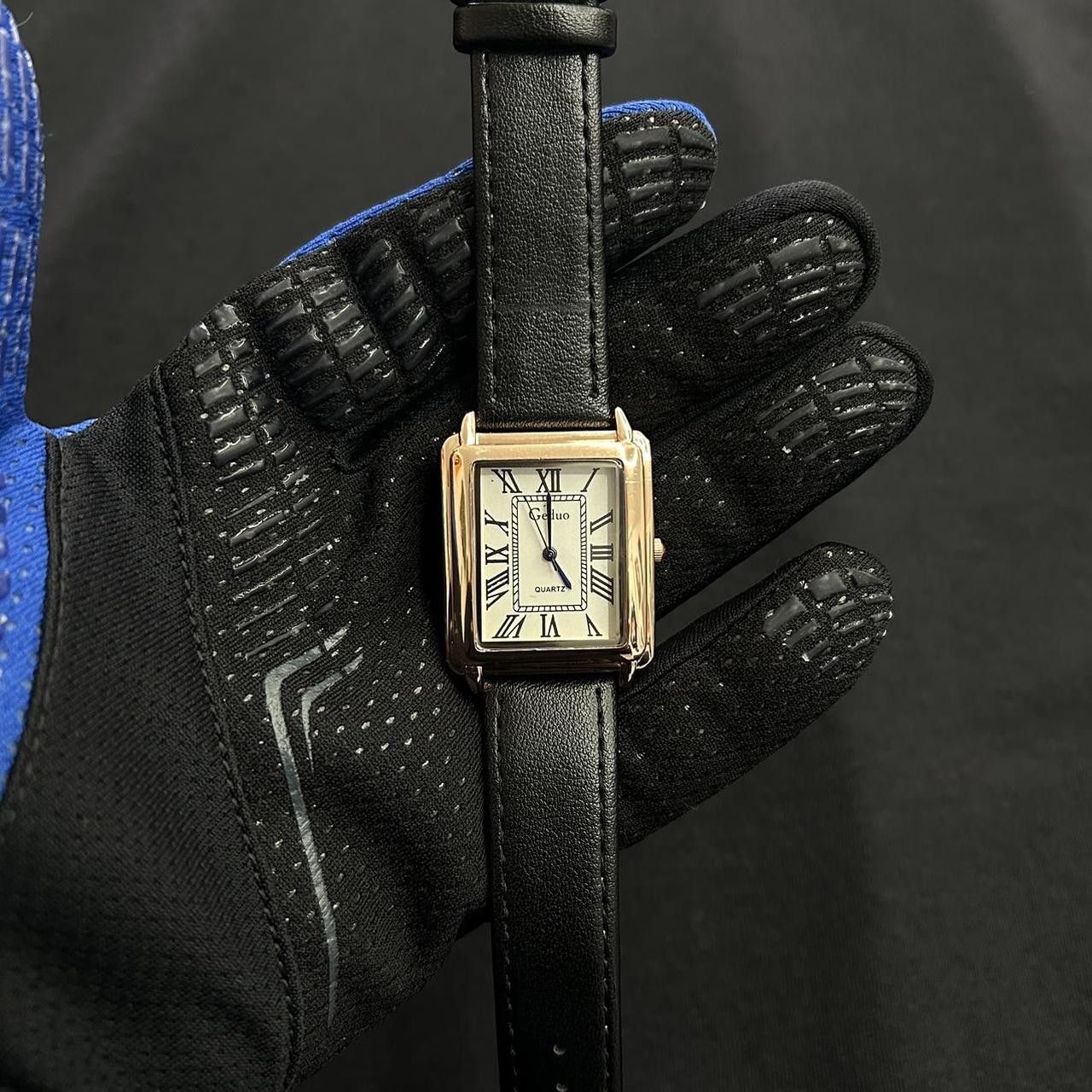 Vintage Vintage 2000s Style Rectangular Quartz “Tank” Leather Watch Size ONE SIZE - 5 Thumbnail
