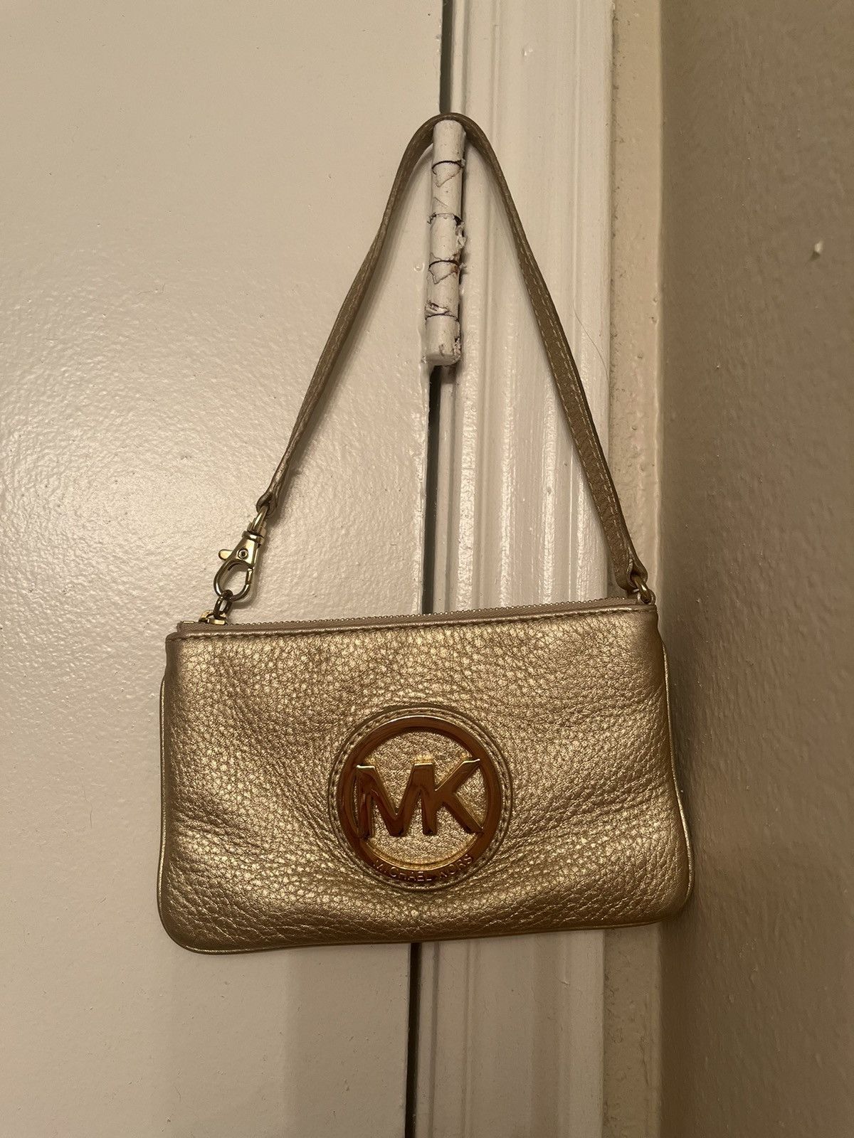 Michael Kors Michael Kors Gold pebbled leather wristlet Size ONE SIZE - 1 Thumbnail