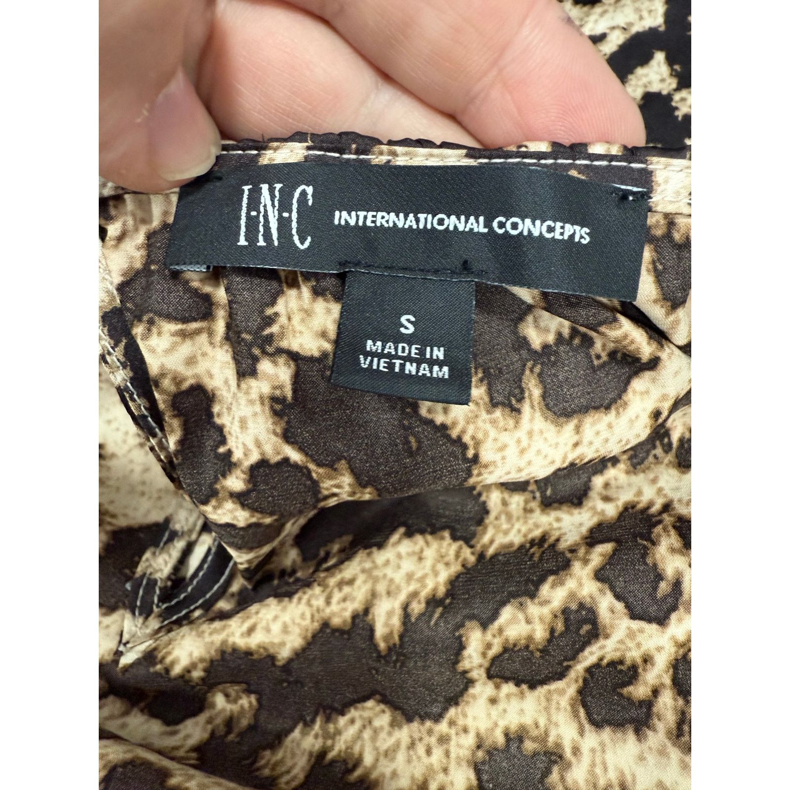 Macys I.N.C Women’s Blouse Top sz S Animal Print NEW # G529 Size S / US 4 / IT 40 - 3 Thumbnail