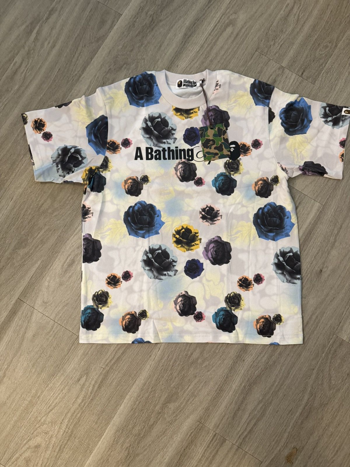Bape Bape flower tee Size US S / EU 44-46 / 1 - 1 Thumbnail