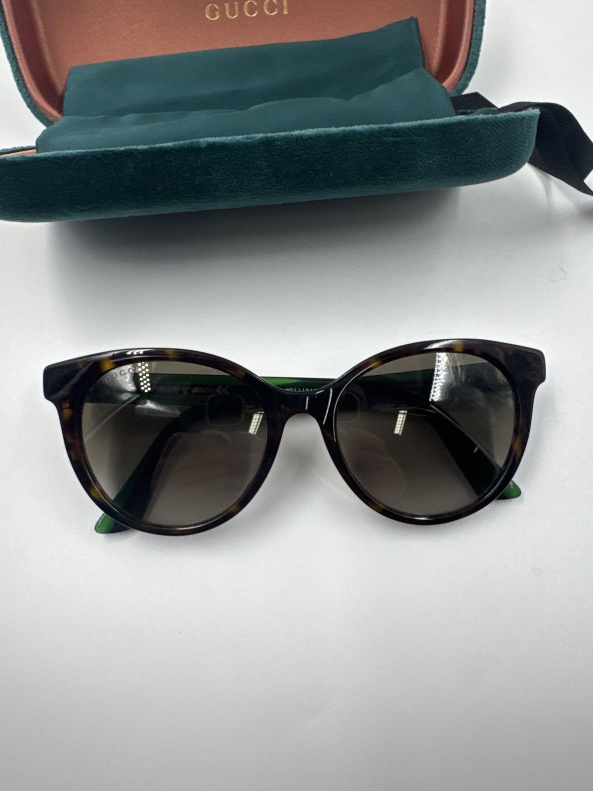Gucci Black and Green Women\'s Sunglasses GUCCI GG0956S 001 Black Cat Eye 54 mm Women main image 3