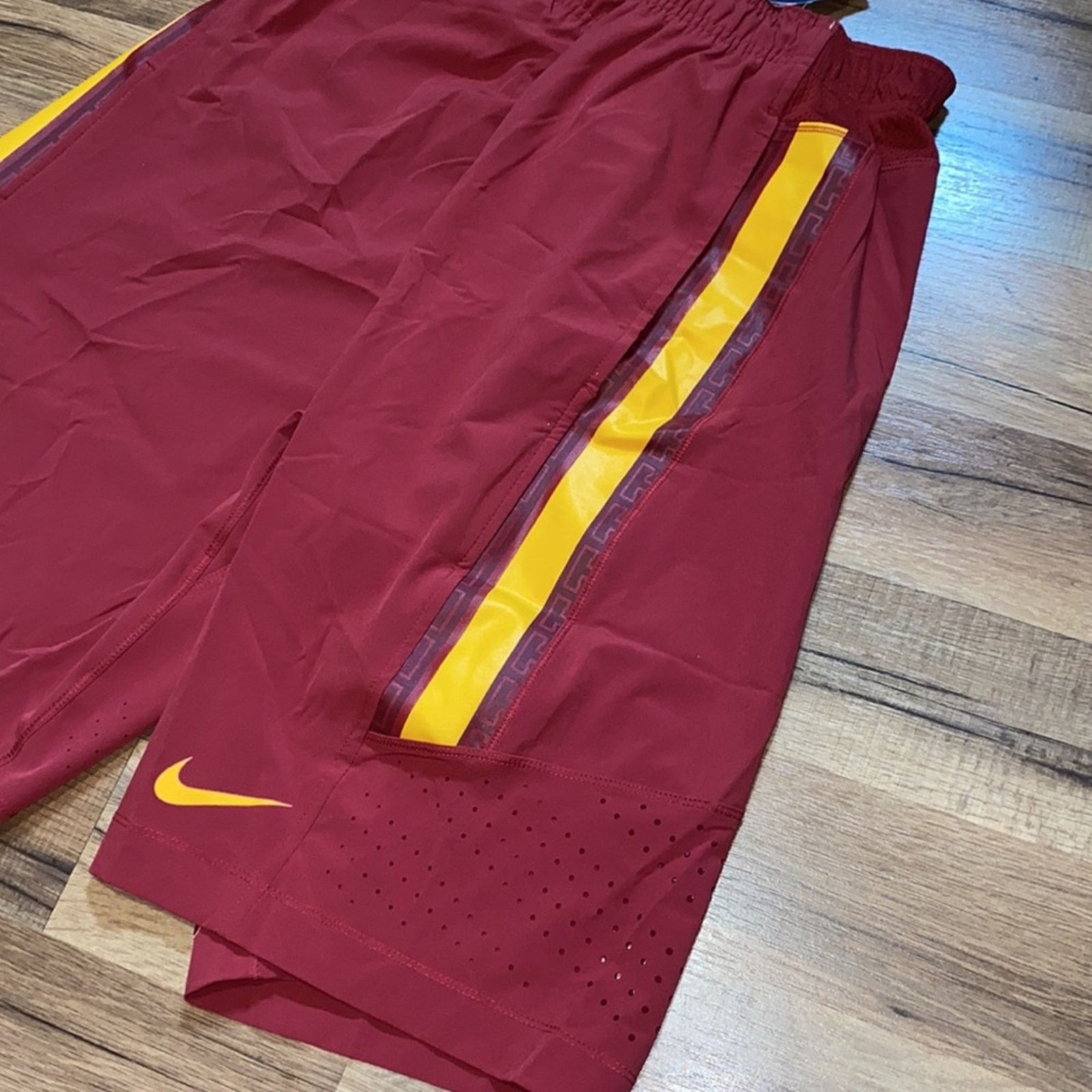 Nike 2014 Nike USC Trojans Shorts Size US 32 / EU 48 - 4 Thumbnail