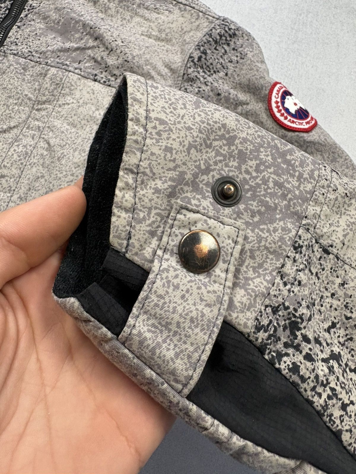 Canada Goose Canada Goose Brossard Jacket Sandstorm Camo Black XS 2401L Size XS / US 0-2 / IT 36-38 - 7 Thumbnail