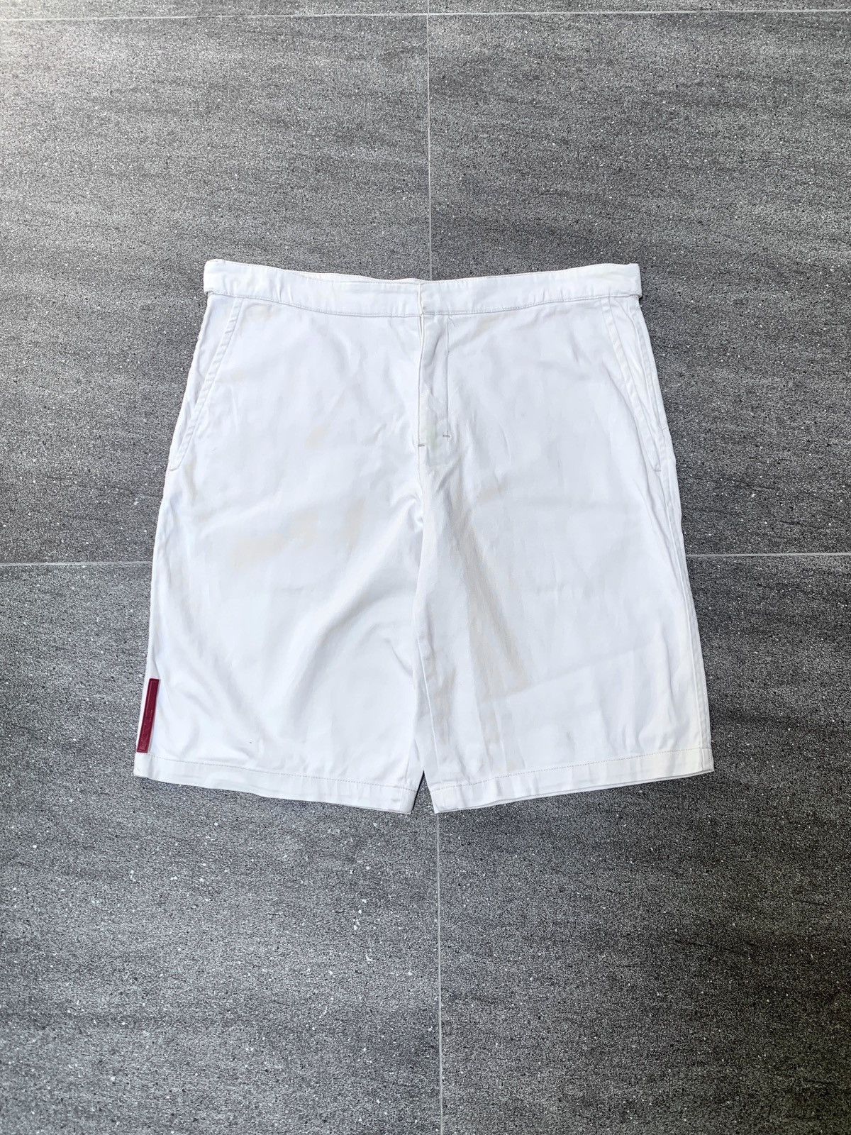 Prada 2000s Red Tab Shorts Size US 32 / EU 48 - 2 Thumbnail