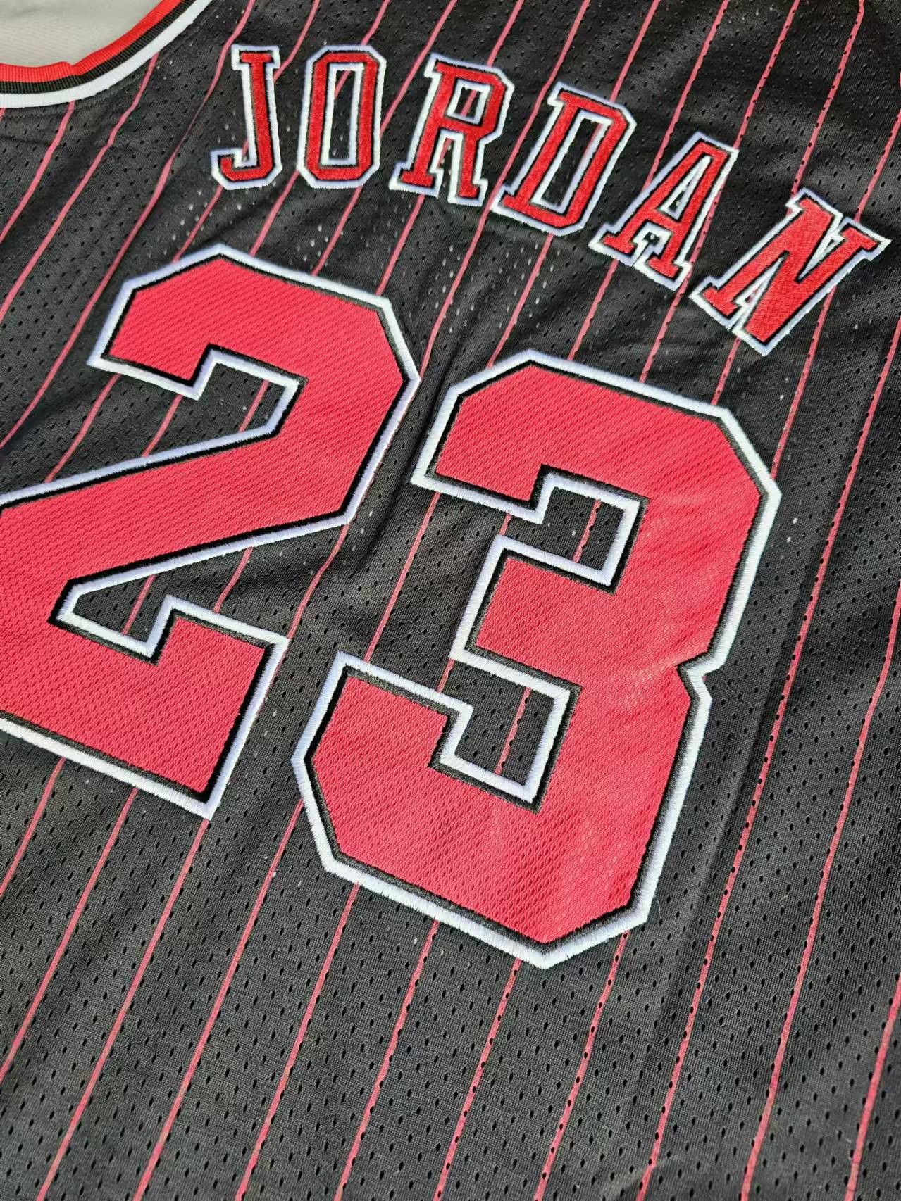 NBA 1996 Chicago Bulls #23 Michael Jordan Jersey XL Size US XL / EU 56 / 4 - 4 Thumbnail