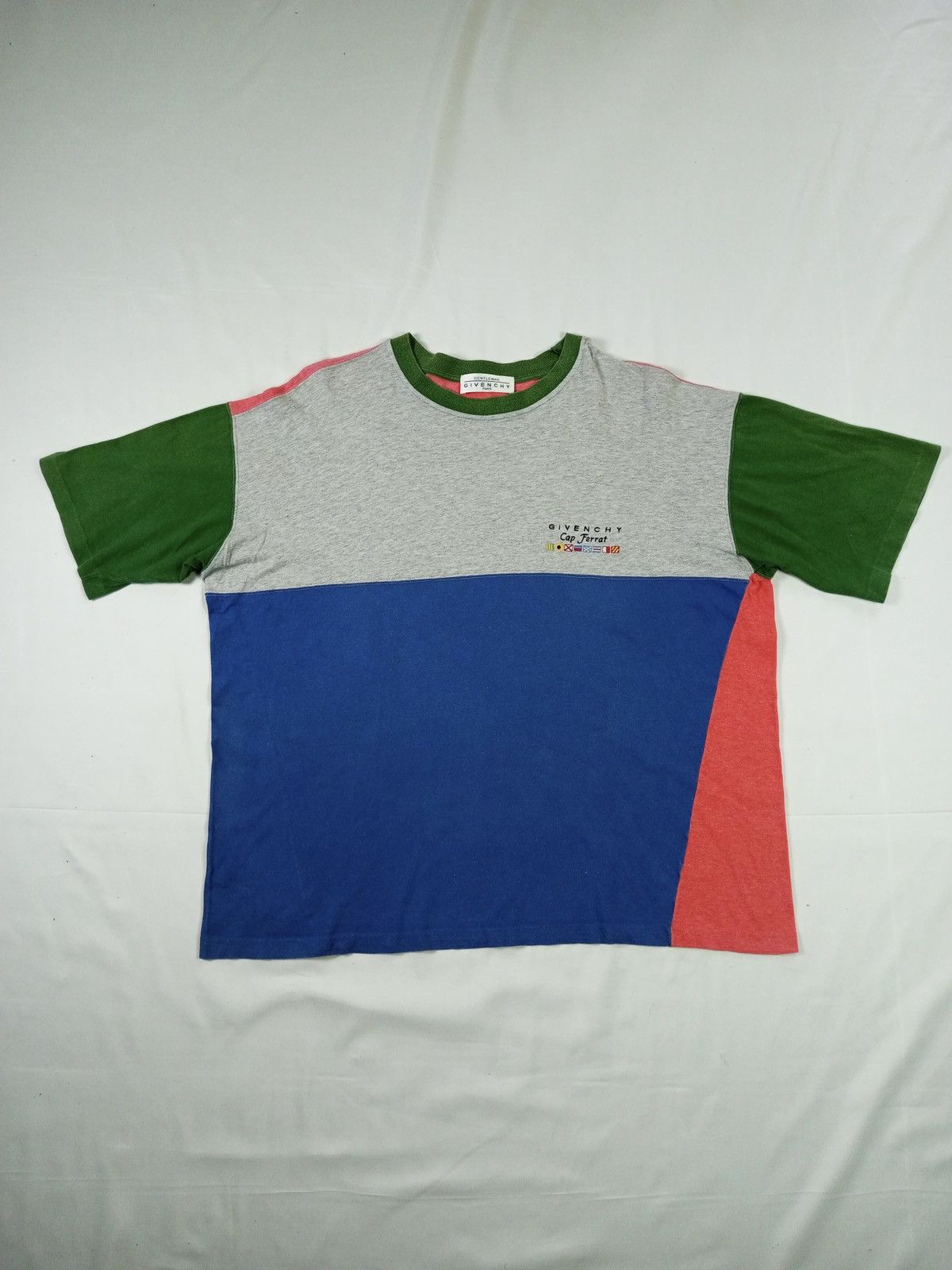 Givenchy VINTAGE GIVENCHY TSHIRT CRAZY MULTICOLOUR Size US L / EU 52-54 / 3 - 1 Thumbnail