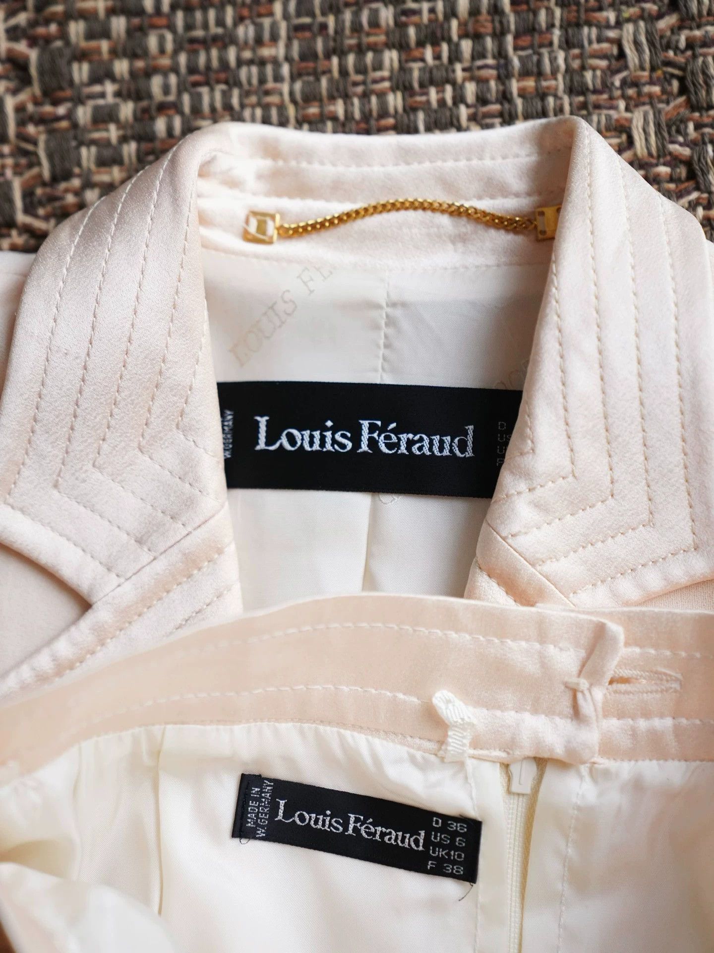 Louis Feraud LOUIS FERAUD Vintage Cream Pearl Button Skirt Suit FR38 Size S / US 4 / IT 40 - 5 Thumbnail
