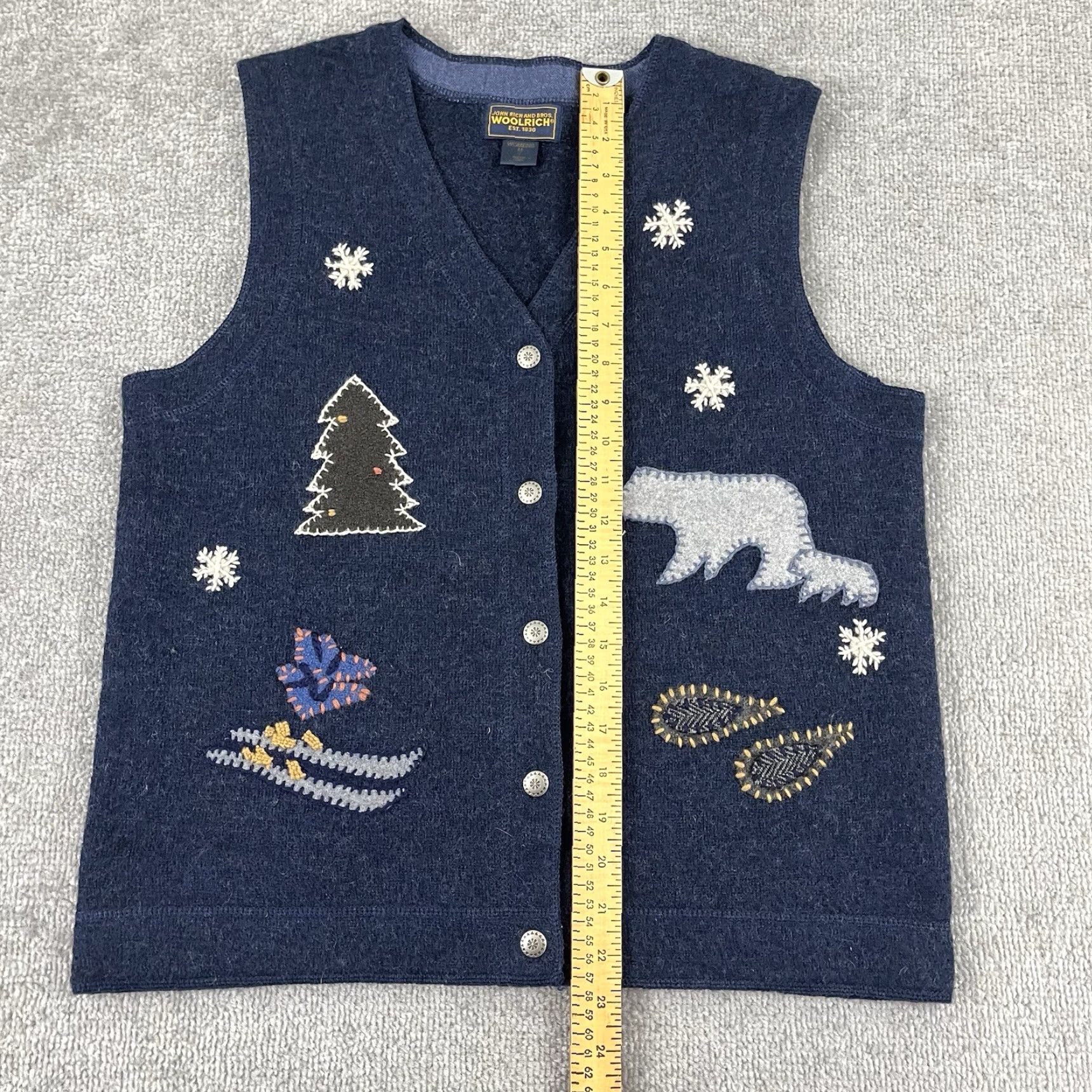 Vintage VINTAGE Woolrich Sweater Vest Women M Navy Blue Wool Polar Bear Christmas Ski Party Vest Women M Navy Blue Woolrich Polar Bear Christmas Ski Party Size M / US 6-8 / IT 42-44 - 4 Thumbnail