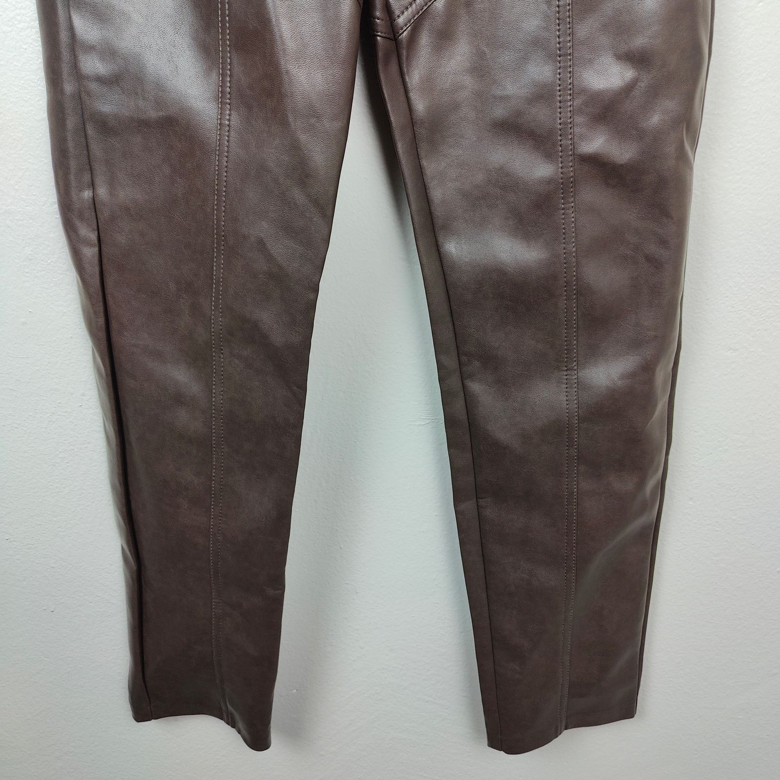 Aritzia Aritzia Wilfred Rebel Pants Womens 2 Faux Leather Straight Size 26" / US 2 / IT 38 - 5 Thumbnail