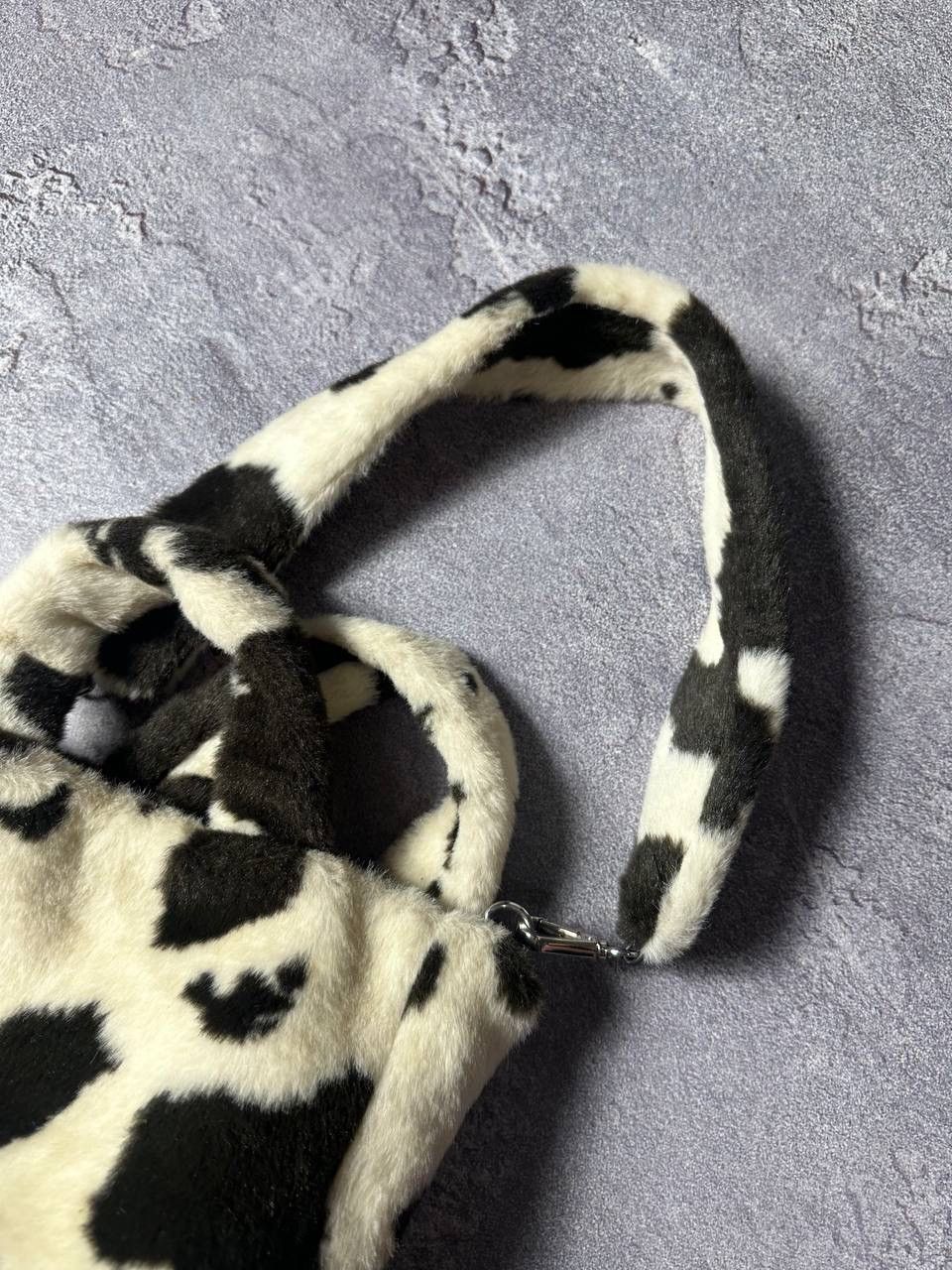 Hysteric Glamour × Japanese Brand × Le Grande Bleu (L.G.B.) 🐮FAUX FUR COW FLUFFY BAG Size ONE SIZE - 4 Thumbnail