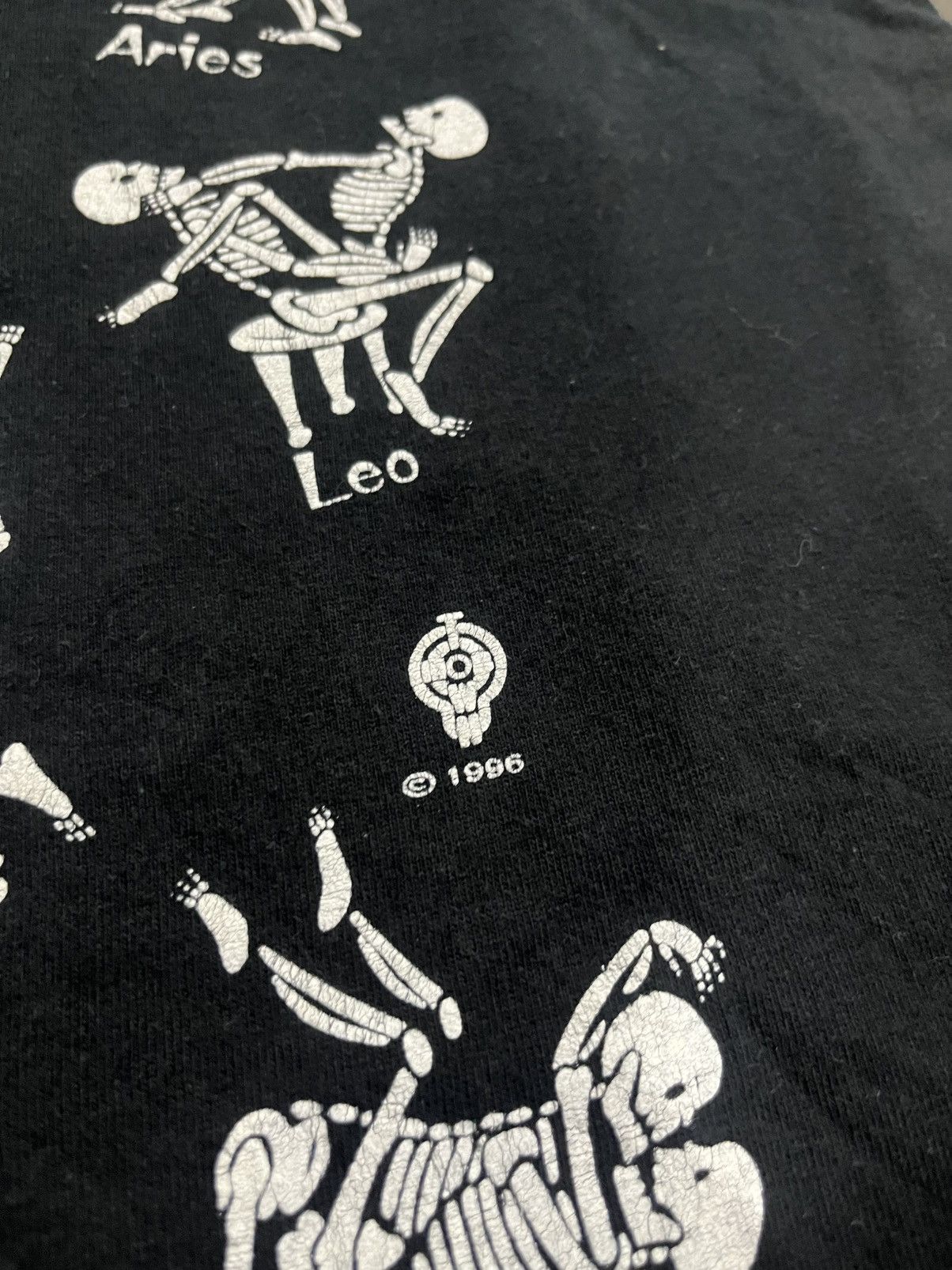 Vintage Rare vintage fashion zodiac 1996 skeleton sex t-shirt Size US XL / EU 56 / 4 - 6 Thumbnail