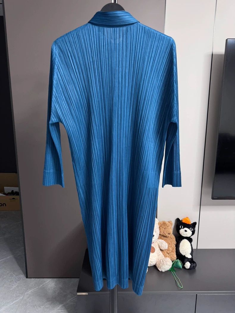 Issey Miyake Issey Miyake size:3 Blue pleated cardigan Size S / US 4 / IT 40 - 2 Thumbnail