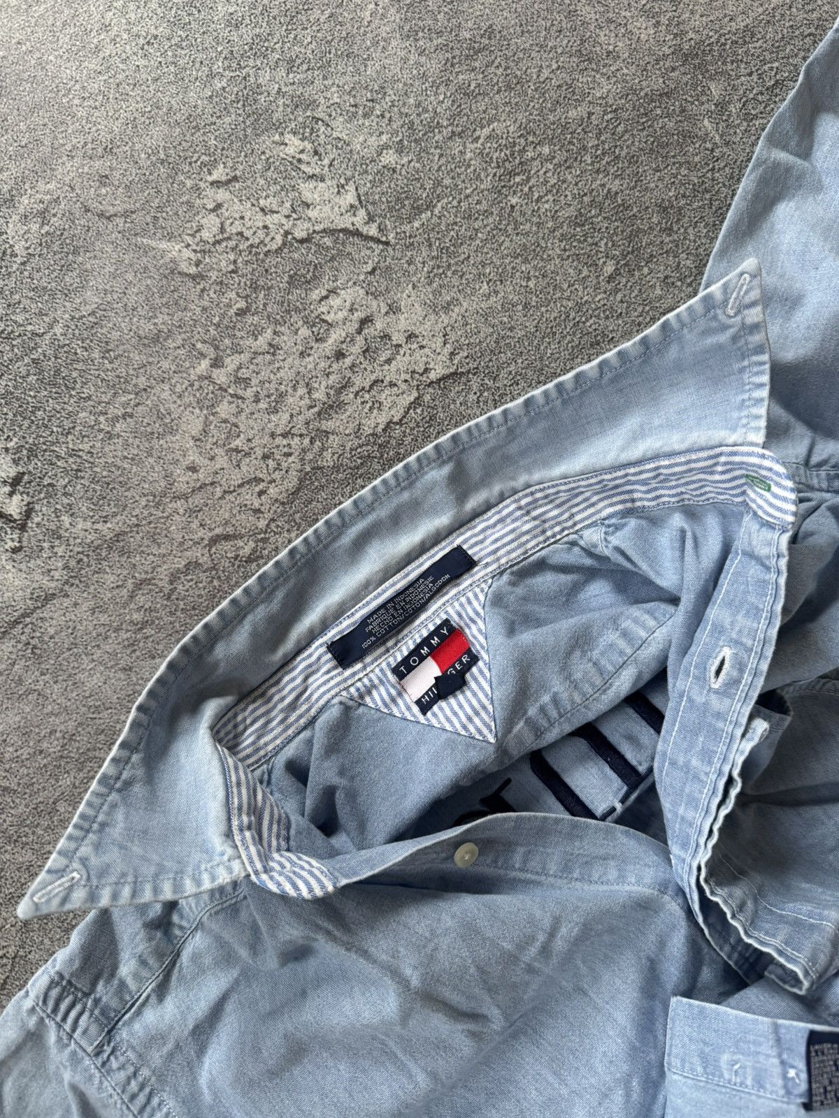 Tommy Hilfiger × Vintage Tommy Hilfiger Wmns vintage denim shirt button up polo tee Size M / US 6-8 / IT 42-44 - 16 Thumbnail