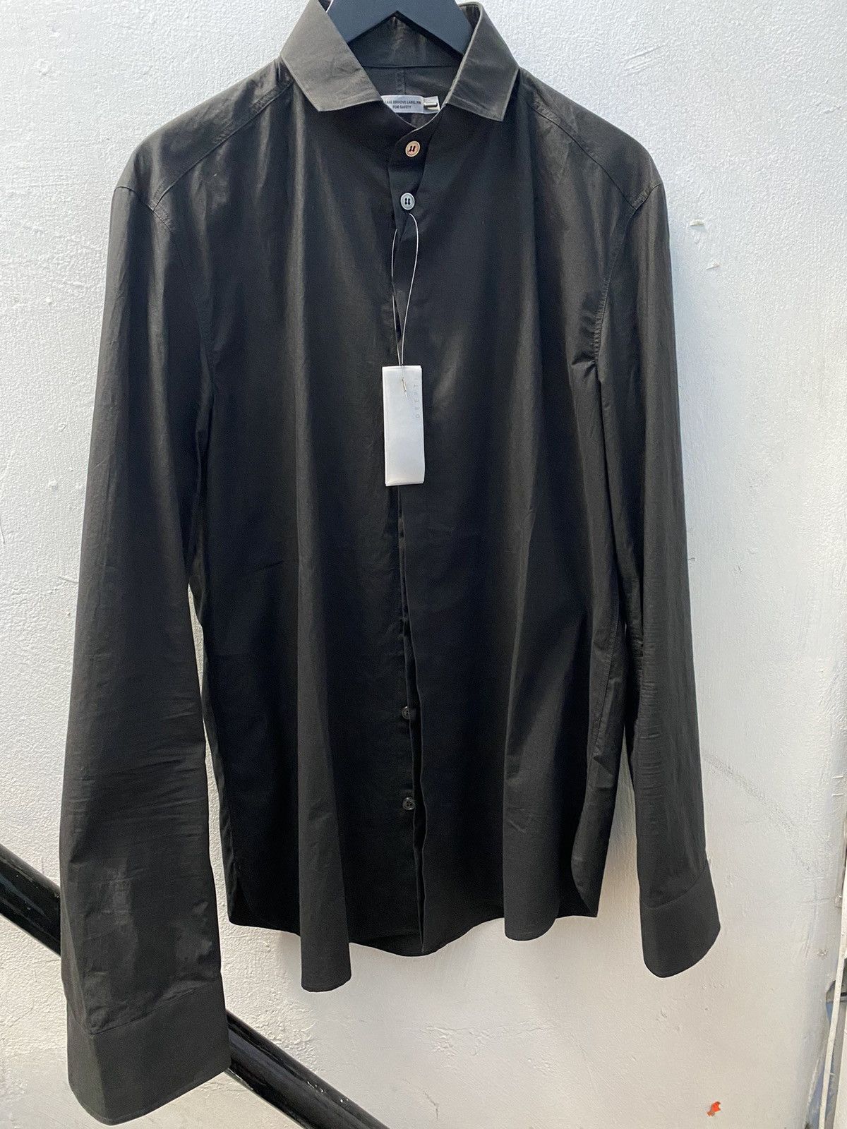 image of Deepti Men Long Sleeve Shirt With Button Pleat Cutaway in Black (Size Large)