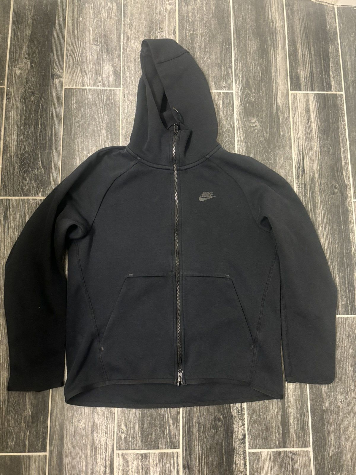 glue nike tech fleece