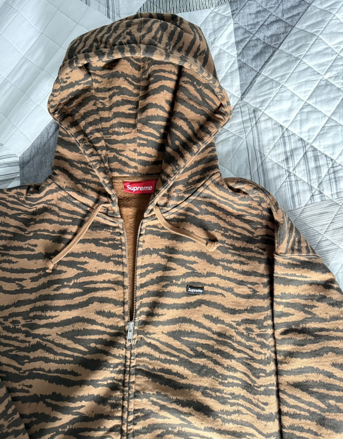 Supreme Supreme Tiger Small Box Zip Up Size US XL / EU 56 / 4 - 3 Thumbnail