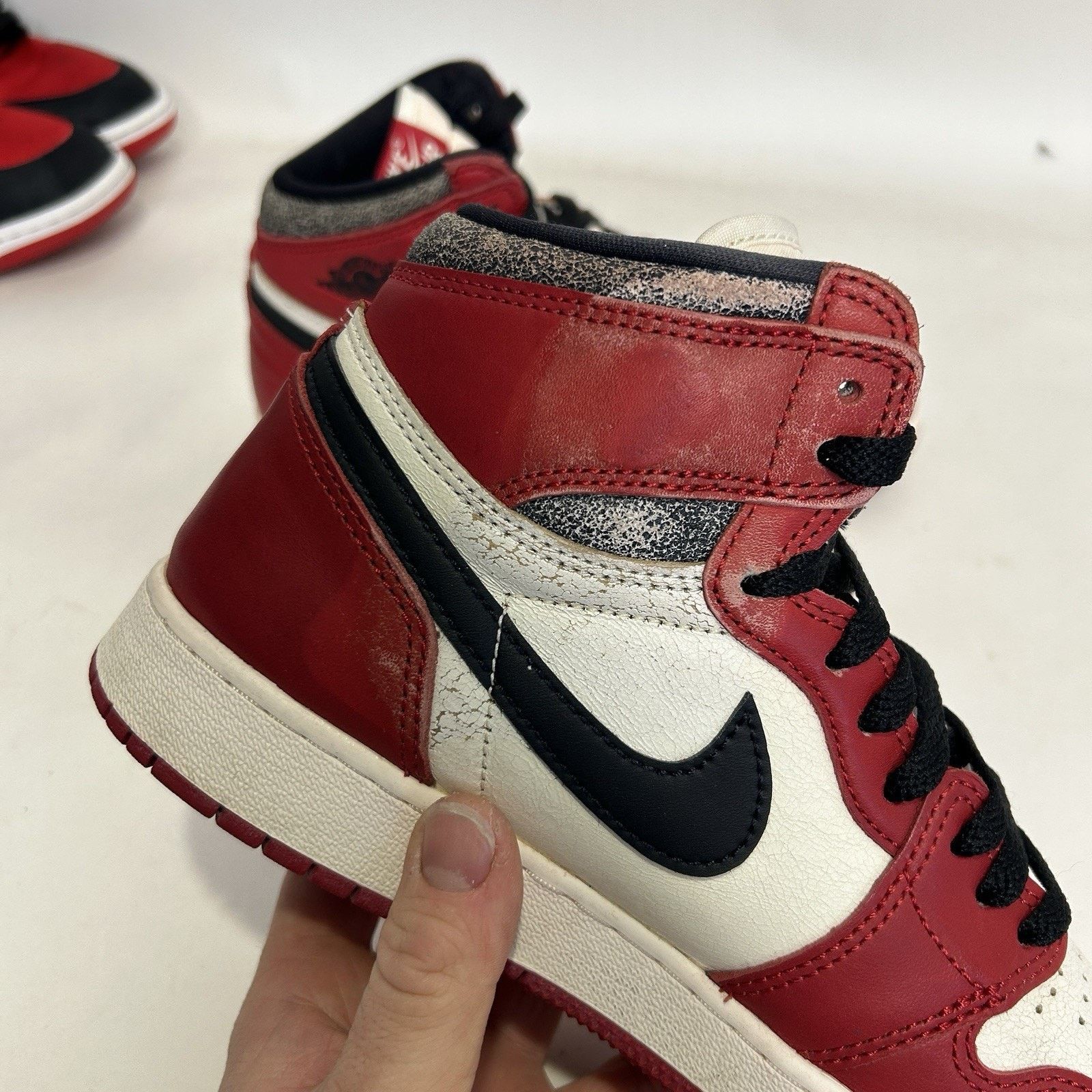 Jordan Brand Nike Air Jordan 1 Retro High GS “Chicago/Lost and Found” Size US 8.5 / IT 38.5 - 8 Thumbnail