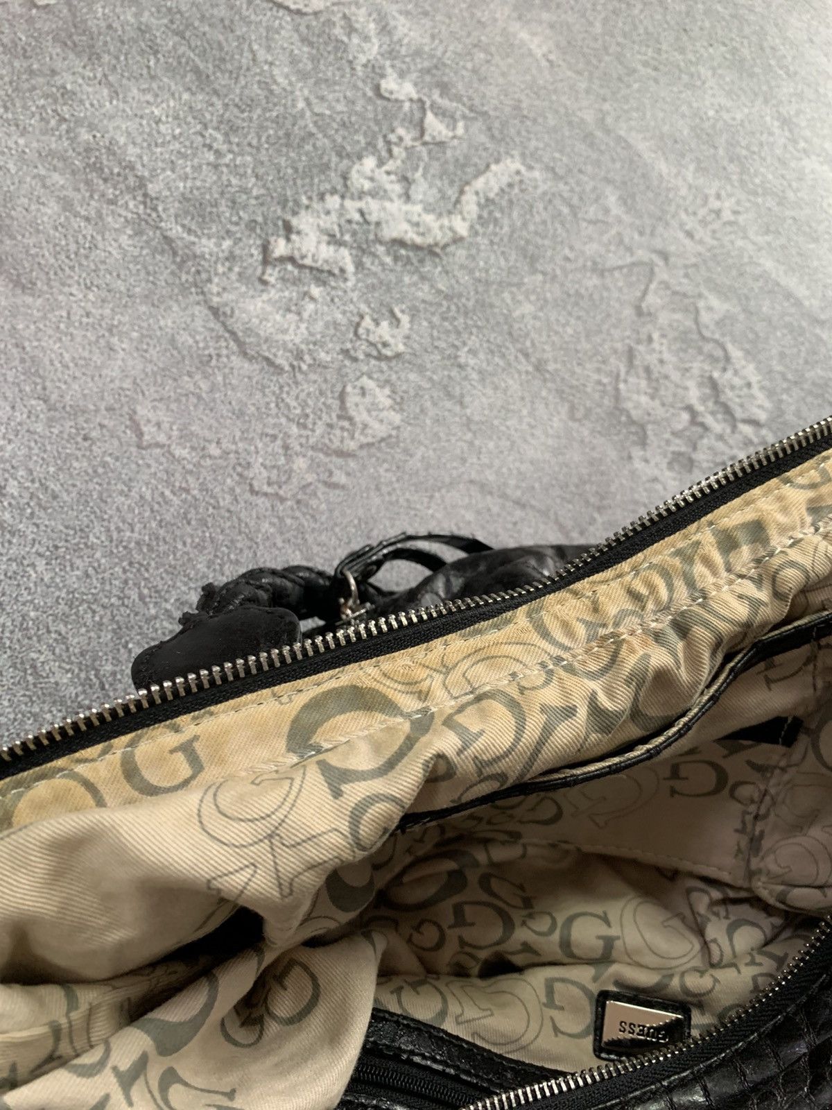 Guess Vintage Guess Y2K Black HandBag Avant Garde Python Patern Size ONE SIZE - 12 Thumbnail