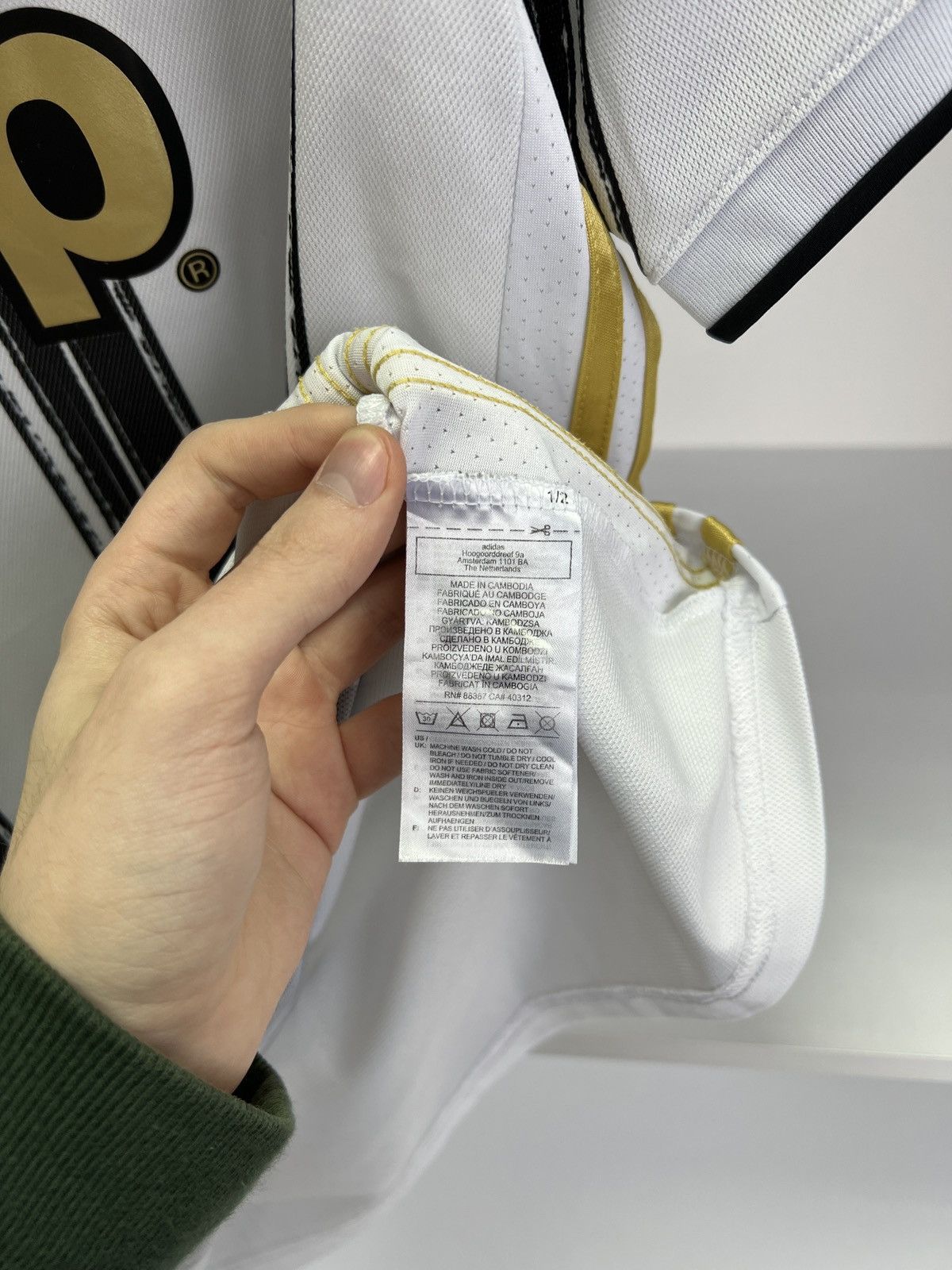 Adidas × Vintage JUVENTUS 2020 2021 HOME SHIRT FOOTBALL SOCCER JERSEY Size US L / EU 52-54 / 3 - 11 Thumbnail