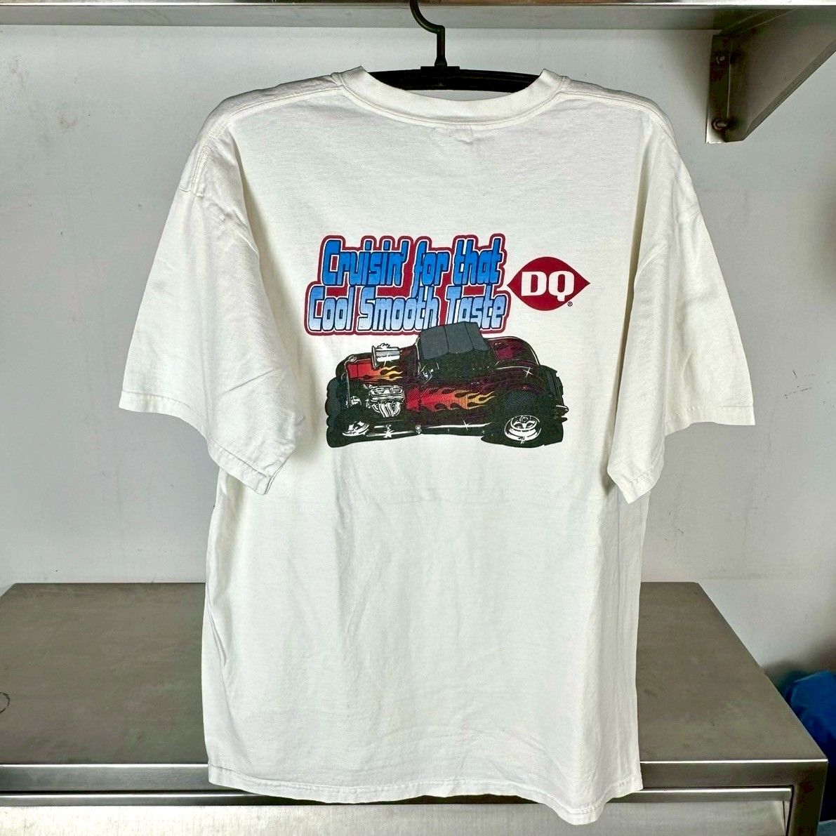 Vintage Daily Queen Cruisin For That Cool Smooth Taste Promo T-shirt Size US XL / EU 56 / 4 - 3 Thumbnail