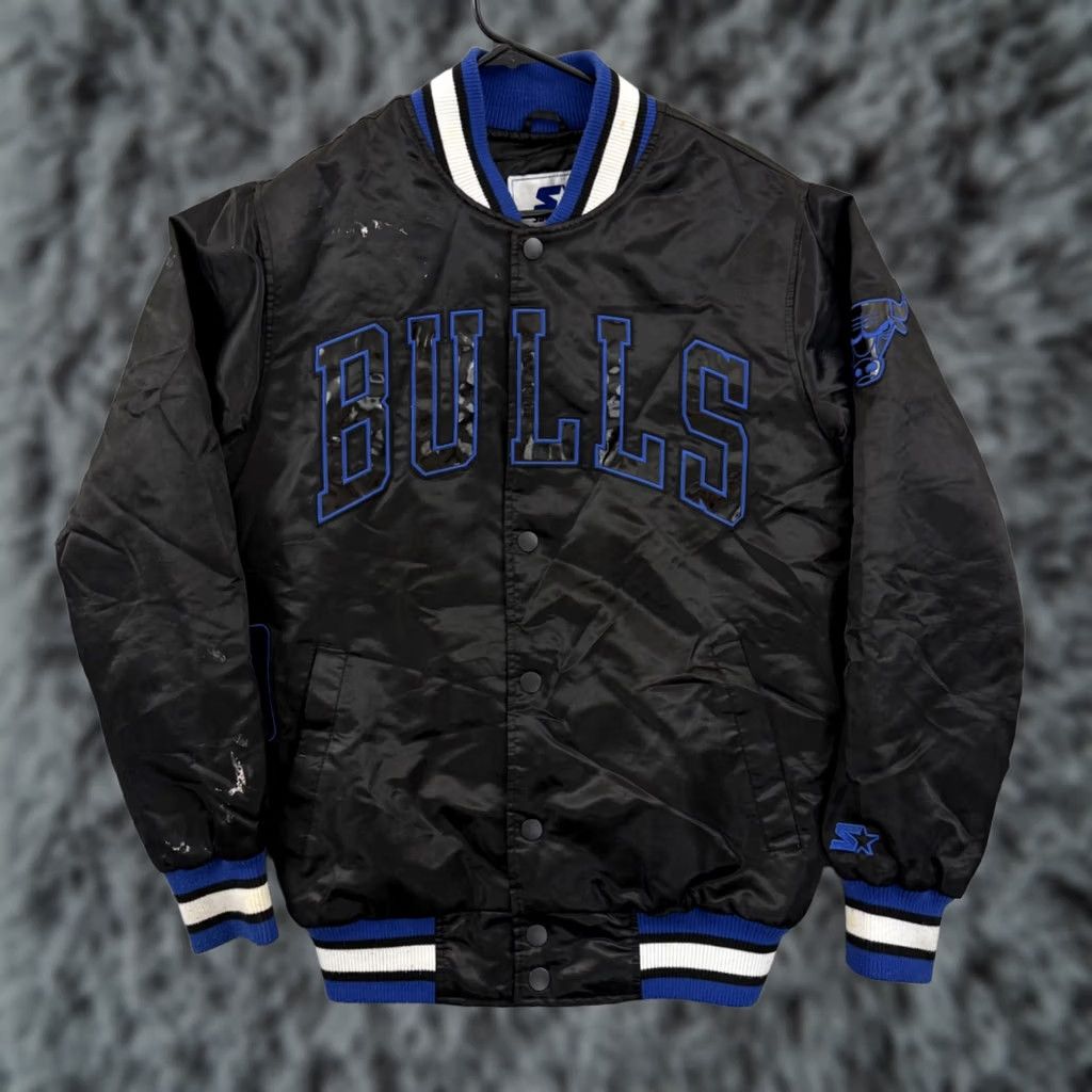 Starter VINTAGE Starter Chicago Bulls Bomber Jacket Mens Small Black Satin 90s NBA City logo Regular Mens Size US S / EU 44-46 / 1 - 1 Thumbnail