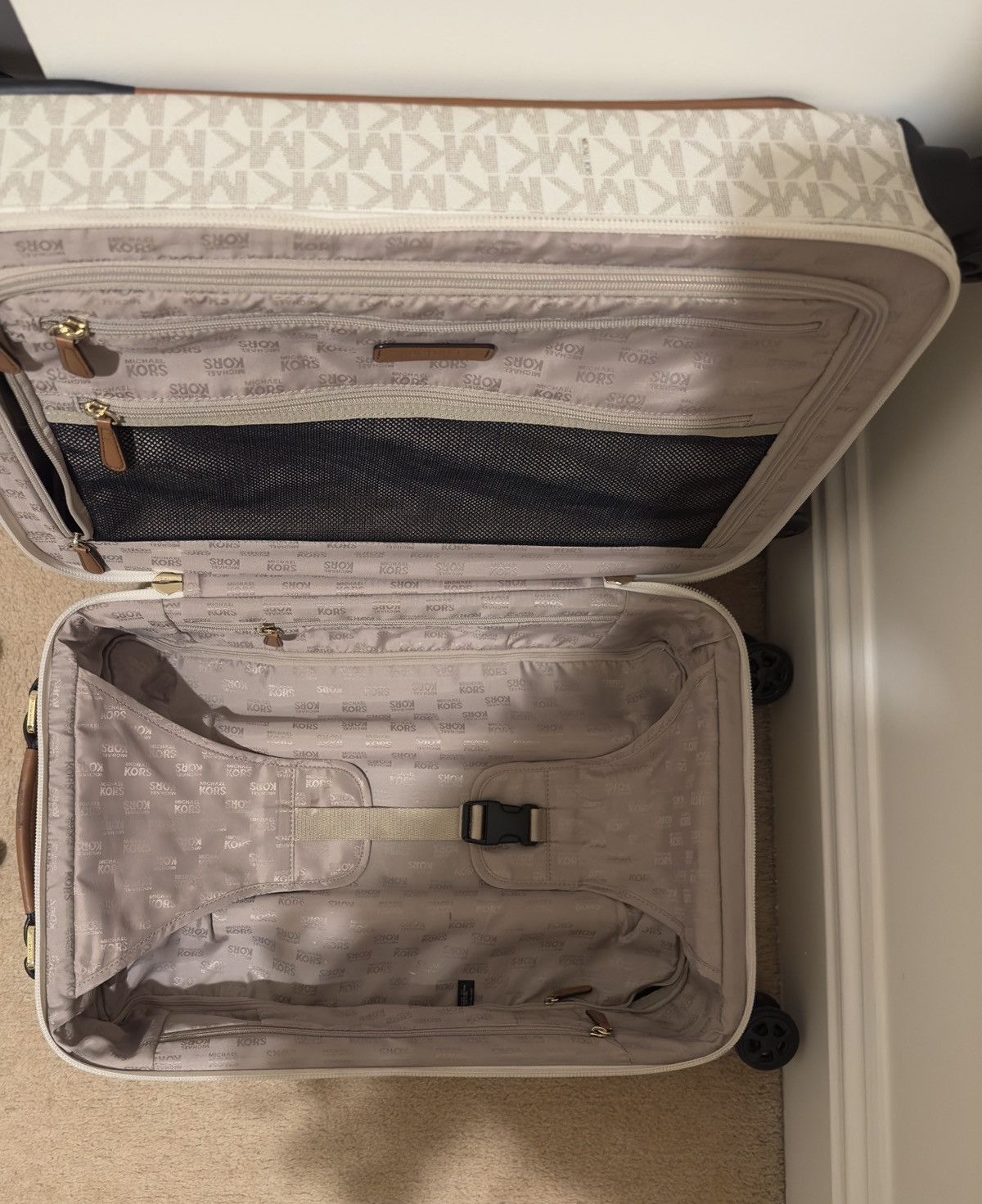 Michael Kors Michael Kors Logo Hardcase Suitcase Size ONE SIZE - 3 Thumbnail