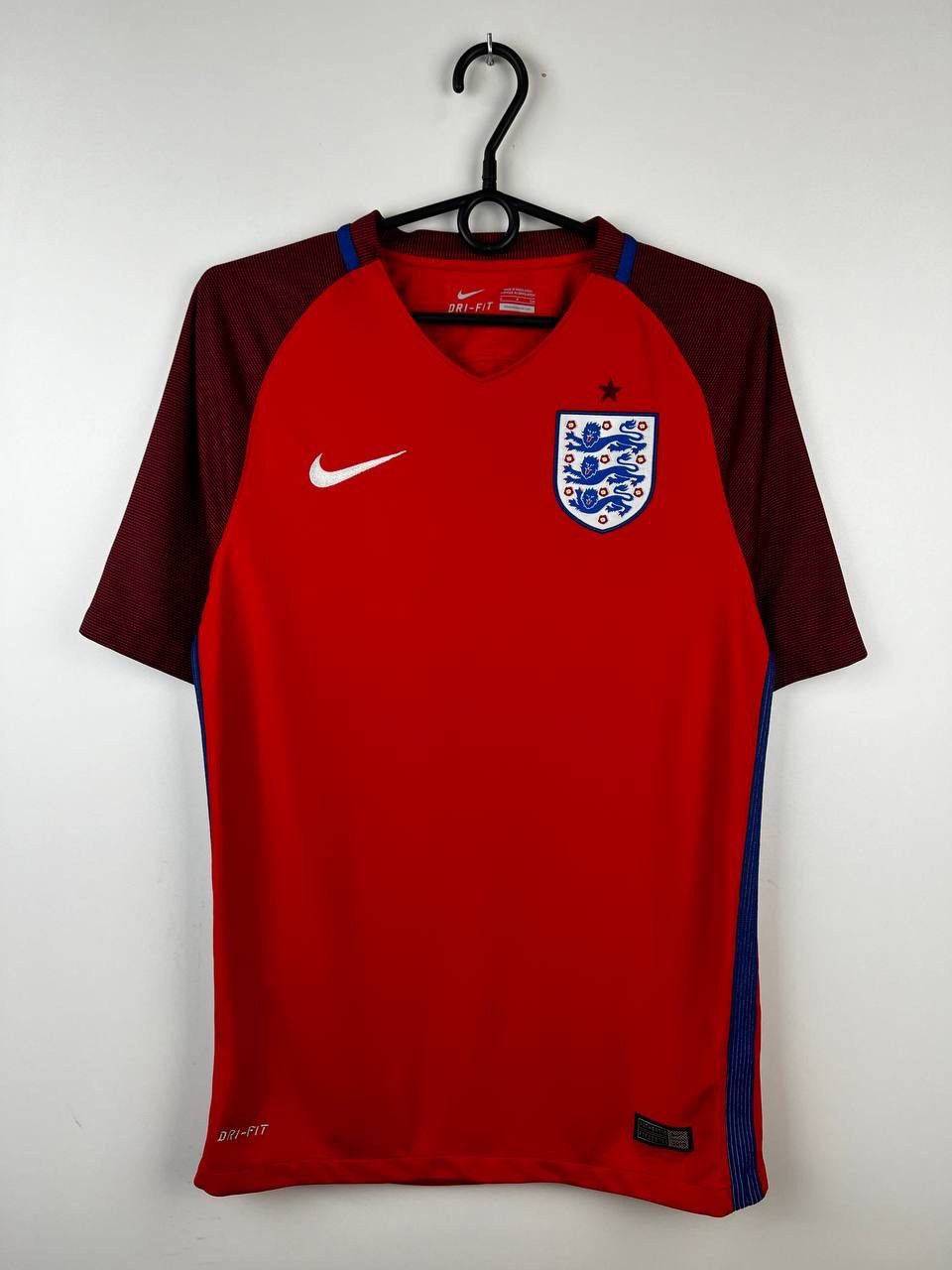 Vintage England Nike jersey t-shirts size S Size US S / EU 44-46 / 1 - 1 Thumbnail
